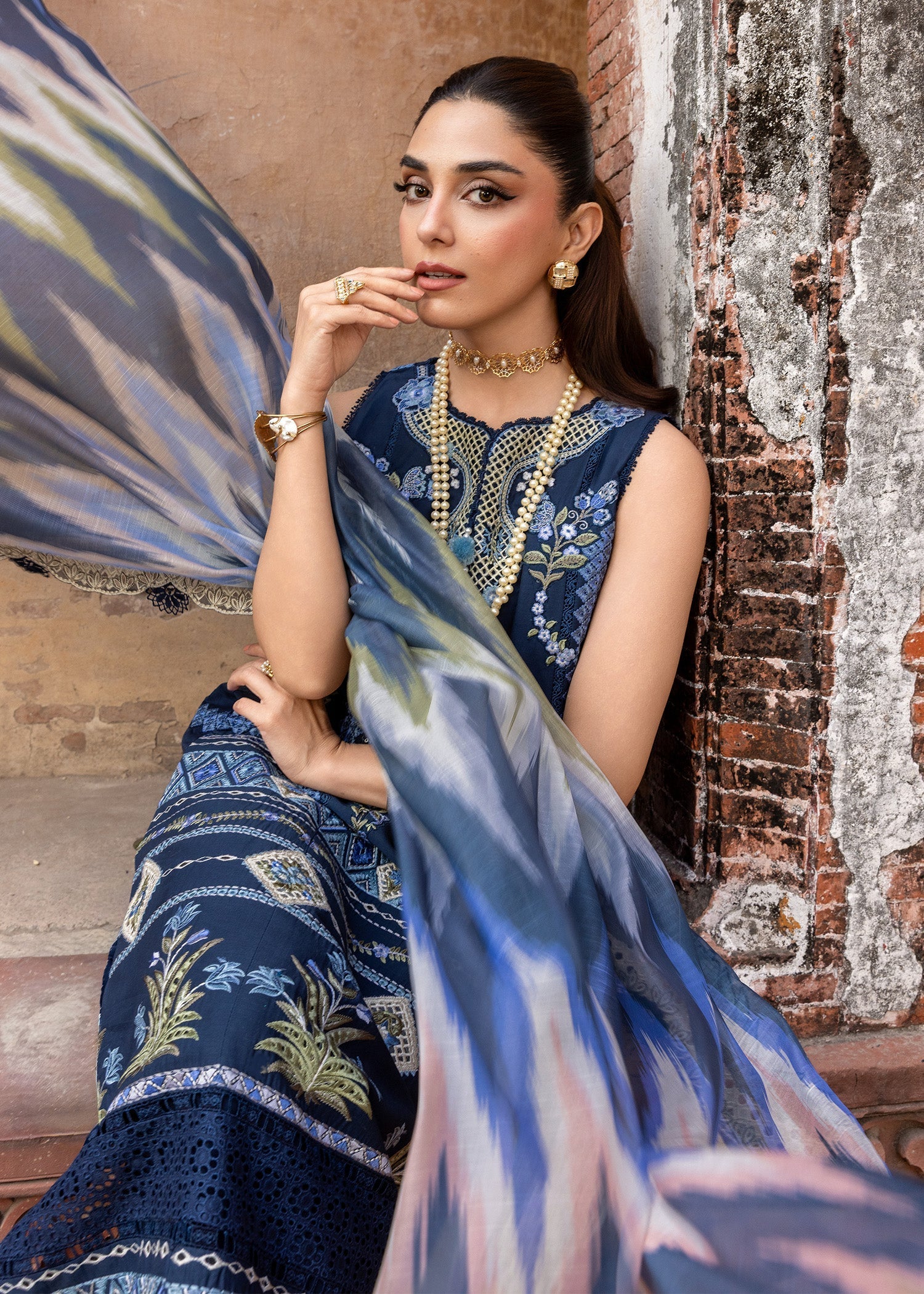 Saira Shakira Breeze Festive Luxury Lawn  – RUNA-8-B - Image 7