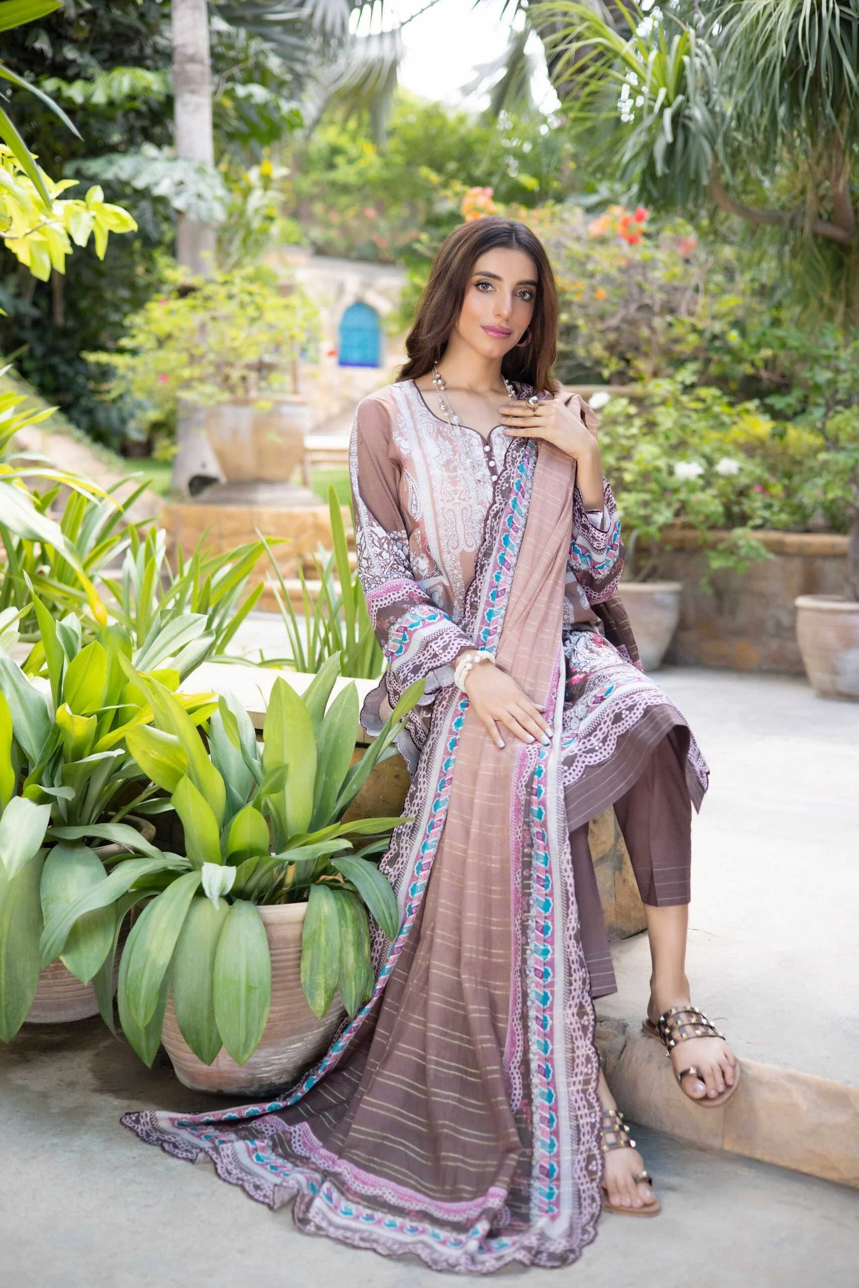 Salina Lawn Zari Collection Vol-9 – Z9-3 - Image 2