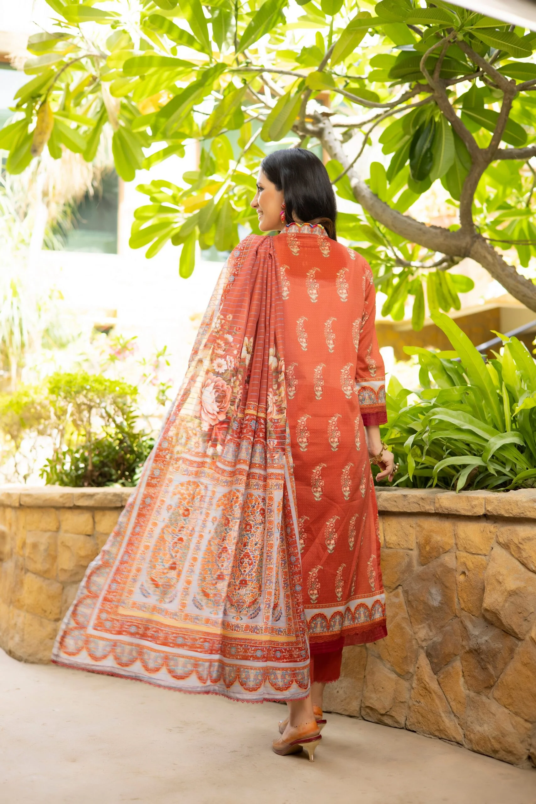 Salina Lawn Zari Collection Vol-9 – Z9-8 - Image 5
