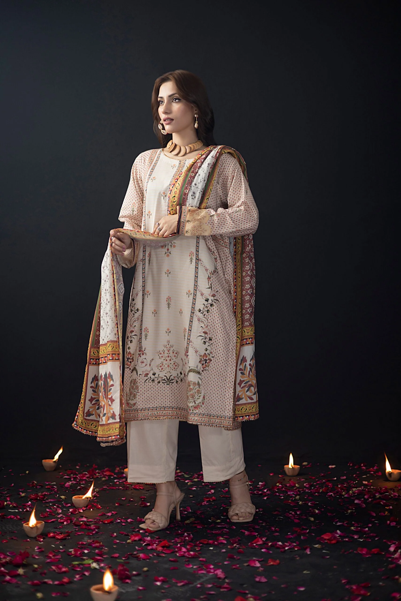 Salina Mushk Lawn Collection Vol-1 – SMV1-5 - Image 5