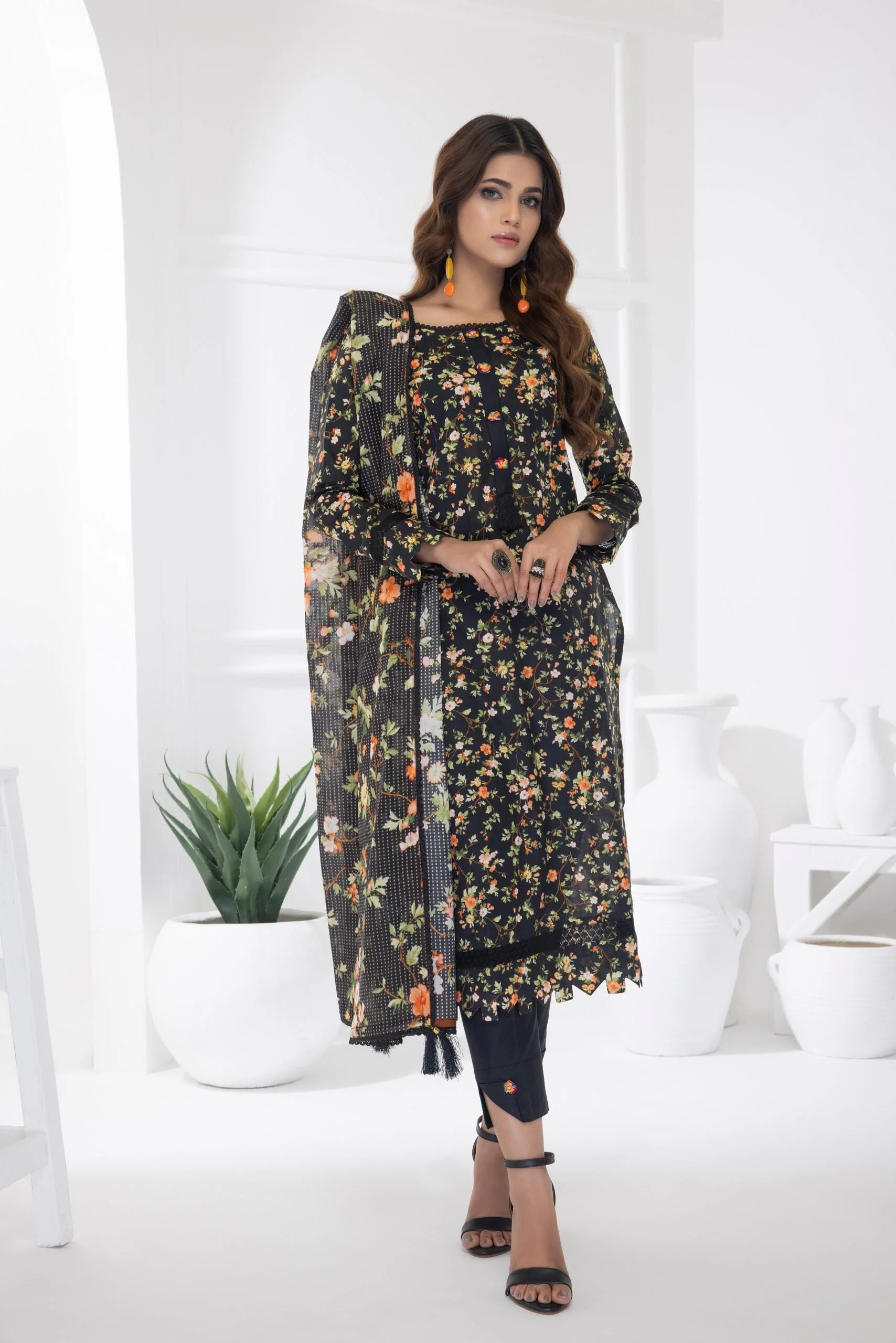 Salina Printed Lawn Collection 2023 Vol-6 – S6-4 - Image 2