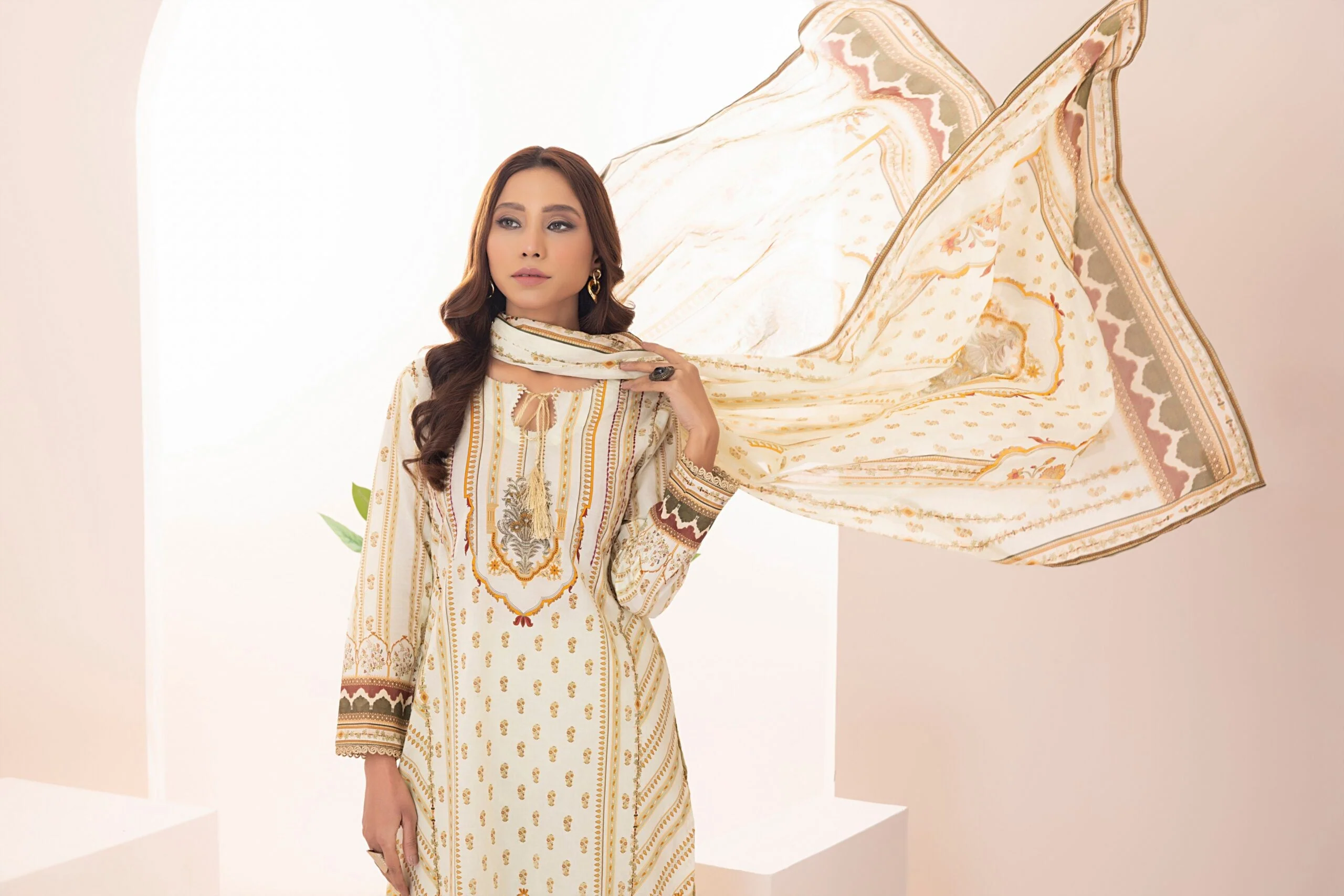Salina Printed Lawn Collection Vol-5 – SPLV5- 04 - Image 5