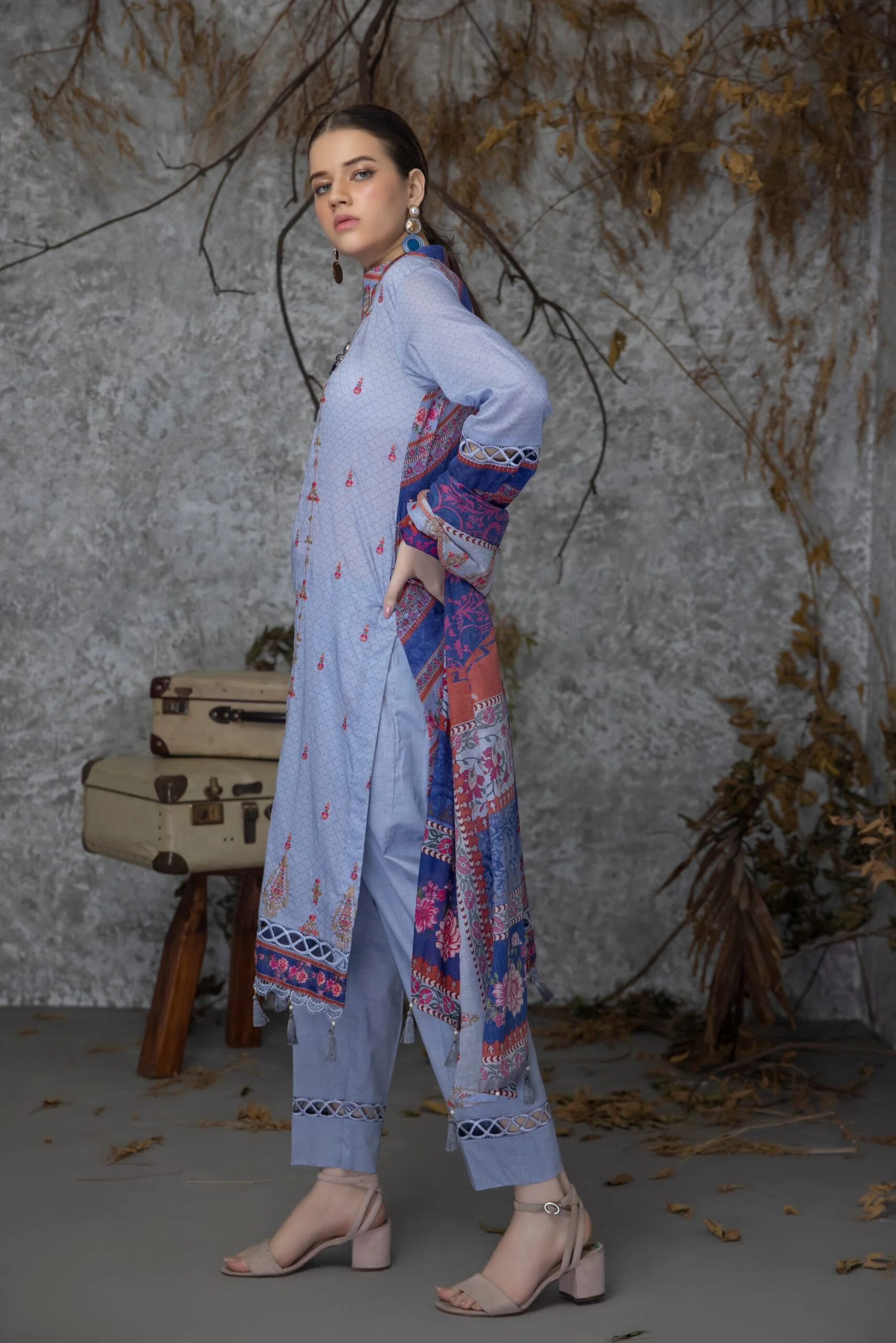 Salina Printed Lawn Collection with Cutwork Dupatta – SCWV2-10 - Image 4