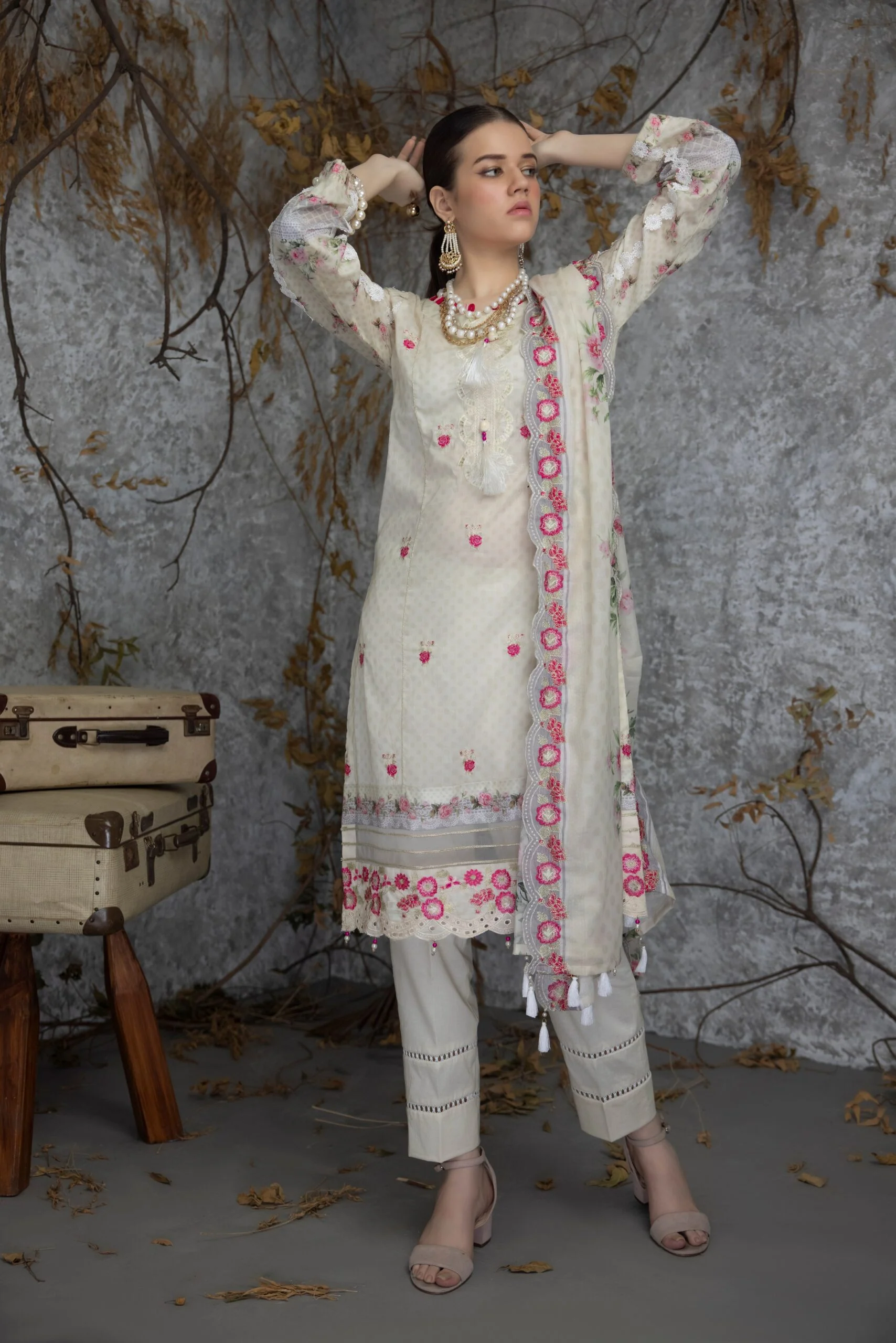 Salina Printed Lawn Collection with Cutwork Dupatta – SCWV2-7