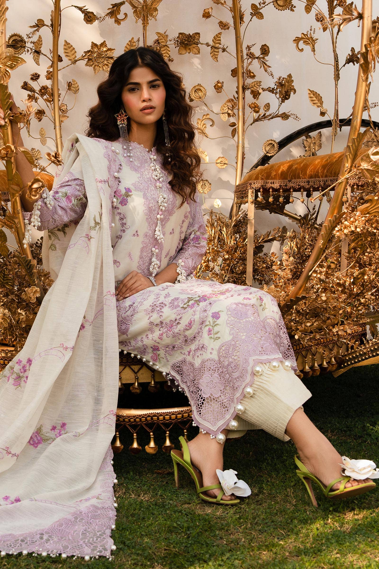 Sana Safinaz Luxury Lawn Collection 2024 – L241-004B-3CV - Image 5