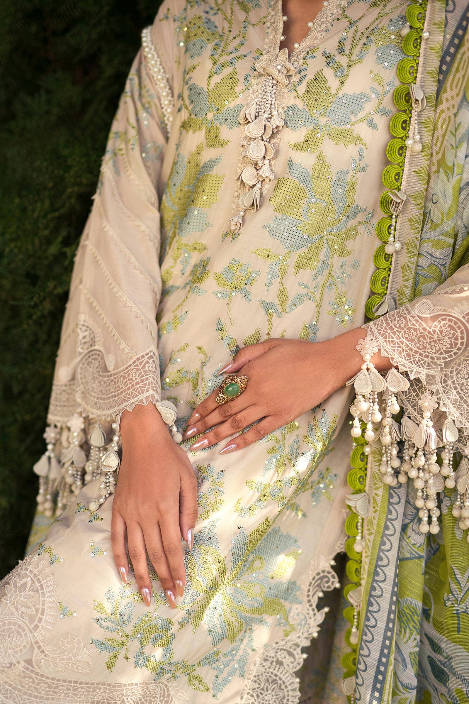 Sana Safinaz Luxury Lawn Collection 2024 – L241-008A-3CV - Image 10