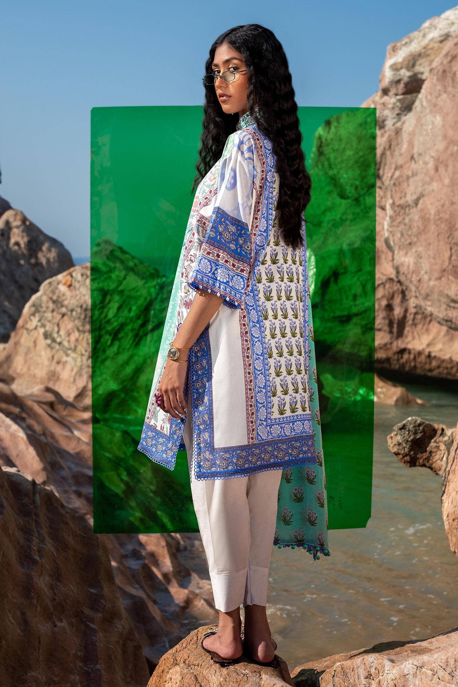Sana Safinaz Spring/Summer Mahay Lawn 2024 – H241-003B-2Bi - Image 3
