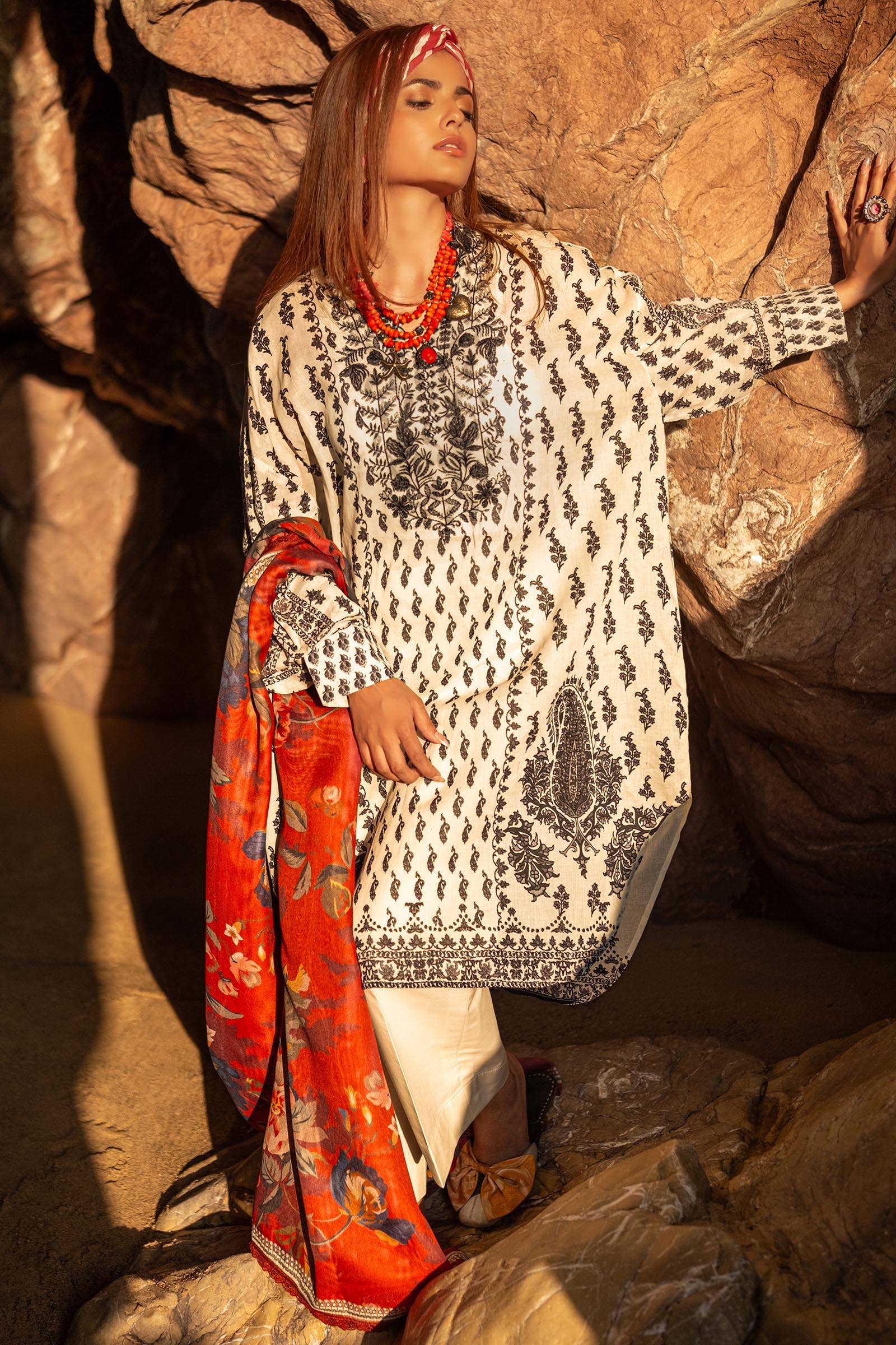 Sana Safinaz Spring/Summer Mahay Lawn 2024 – H241-006A-2Bs - Image 4