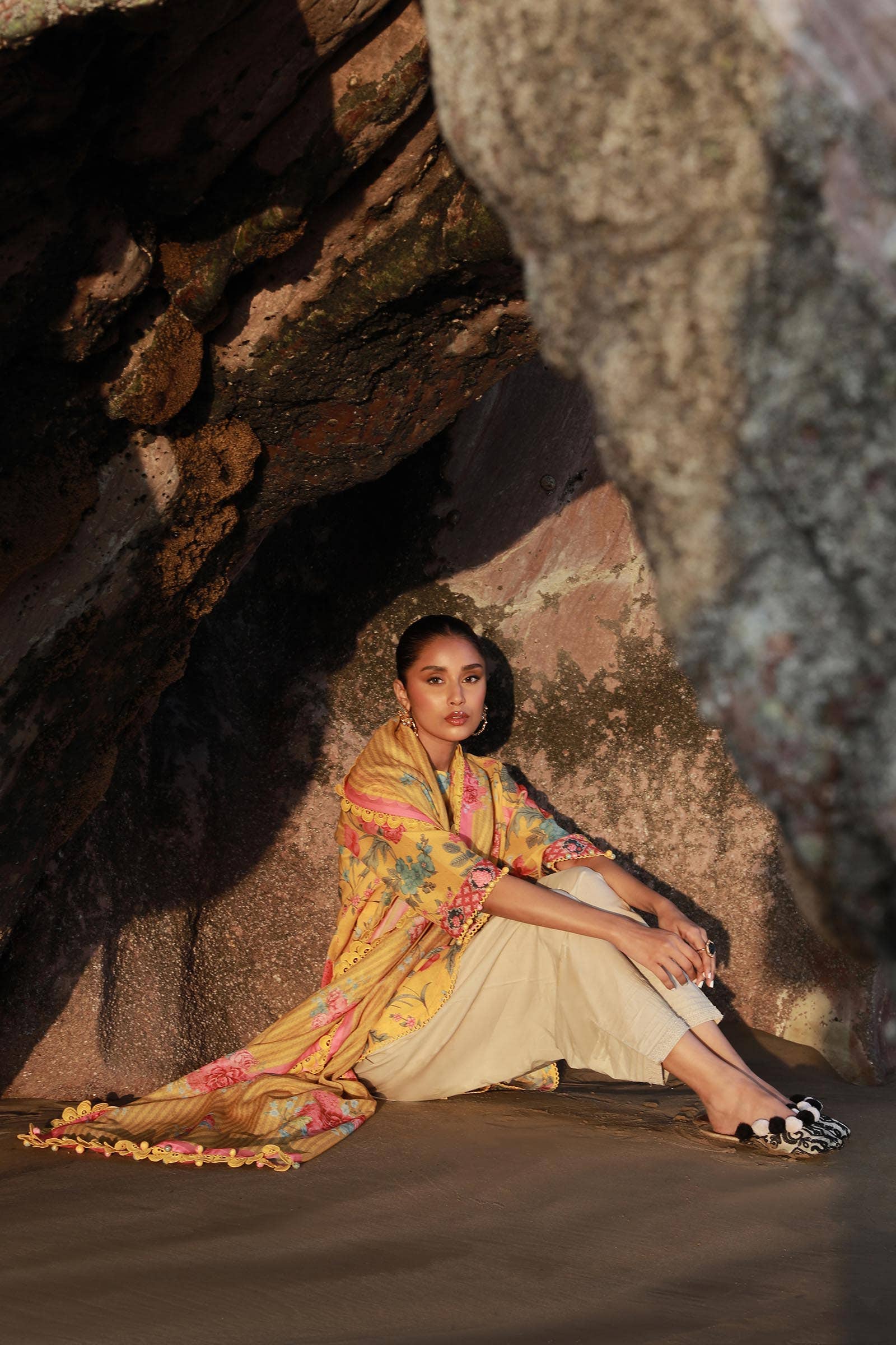 Sana Safinaz Spring/Summer Mahay Lawn 2024 – H241-007B-2S - Image 3