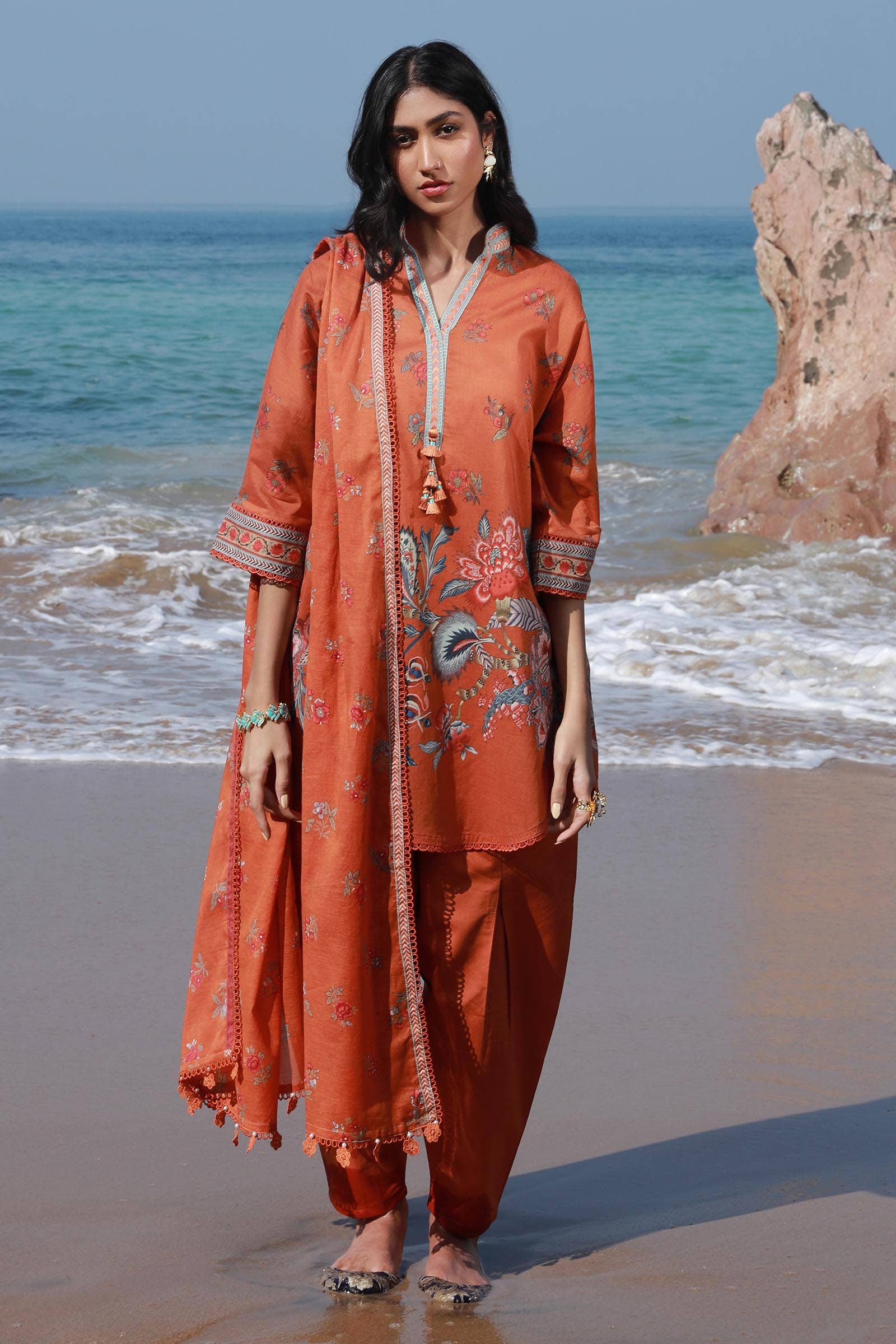 Sana Safinaz Spring/Summer Mahay Lawn 2024 – H241-020A-3Cg - Image 3