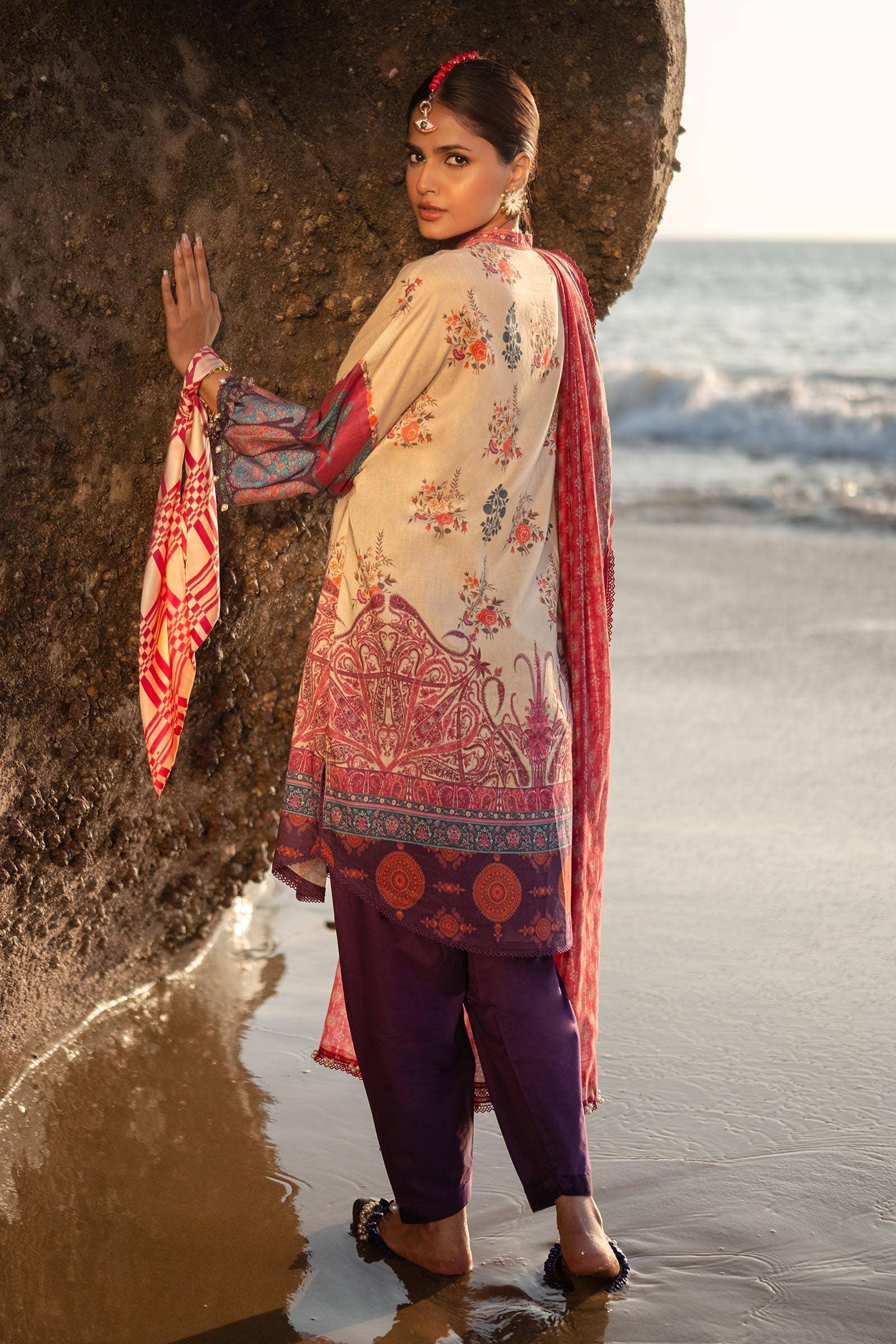 Sana Safinaz Spring/Summer Mahay Lawn 2024 – H241-021B-3De - Image 4