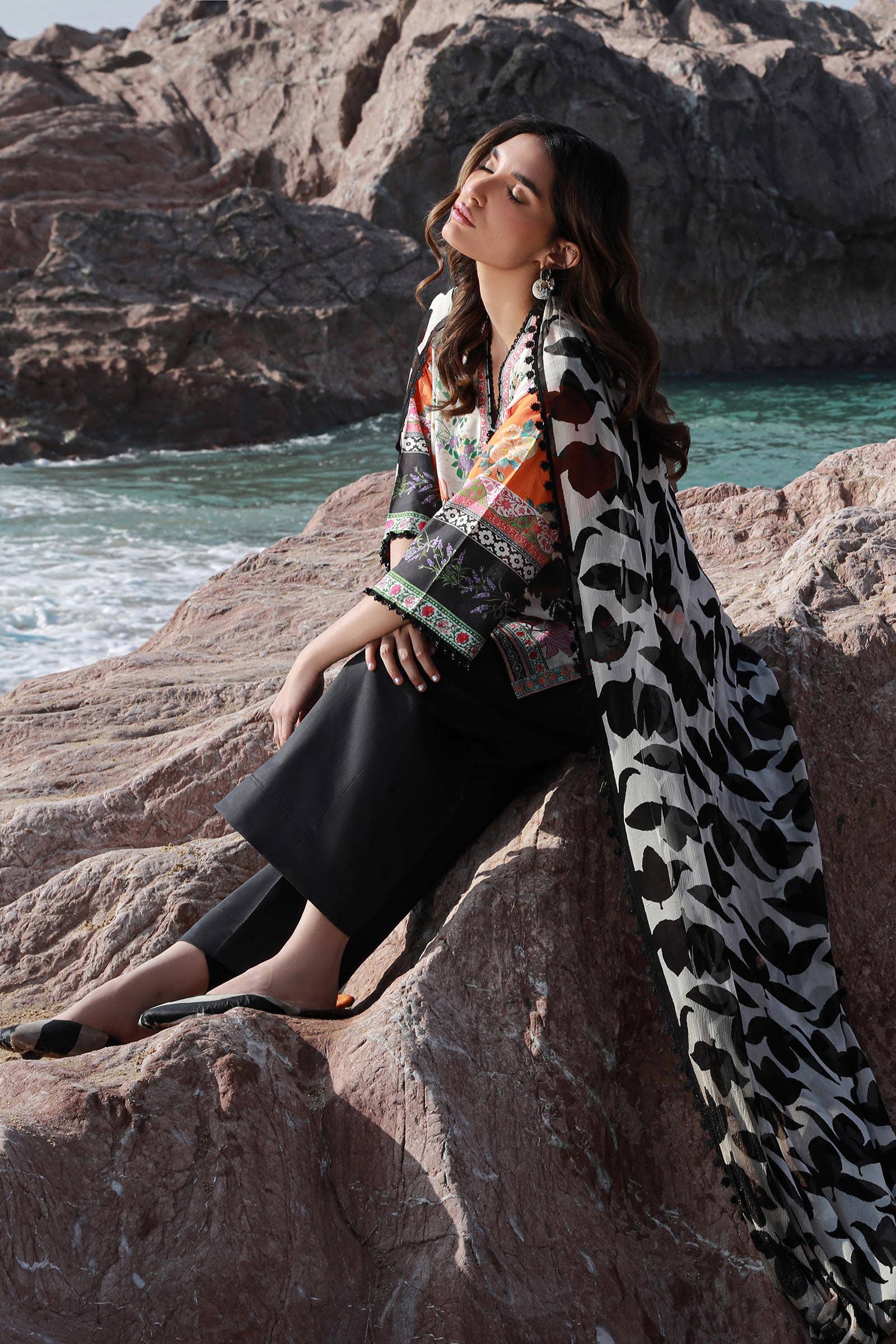 Sana Safinaz Spring/Summer Mahay Lawn 2024 – H241-027B-2I - Image 5