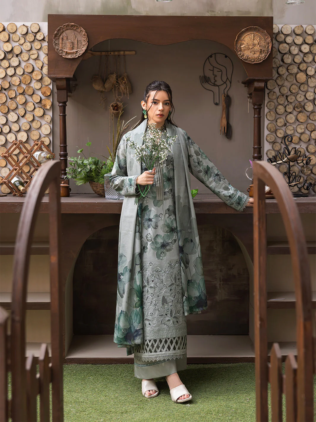 Sanam Saeed Vogue Lawn – D-10 - Image 5