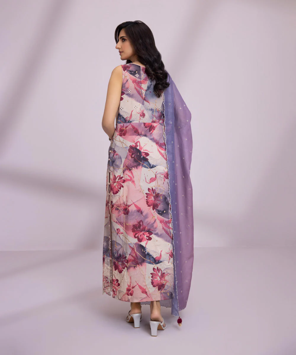 Sapphire Spring/Summer 2023 – 3 Piece - Digital Printed Embroidered Lawn Suit - 003PESG23V16 - Image 3
