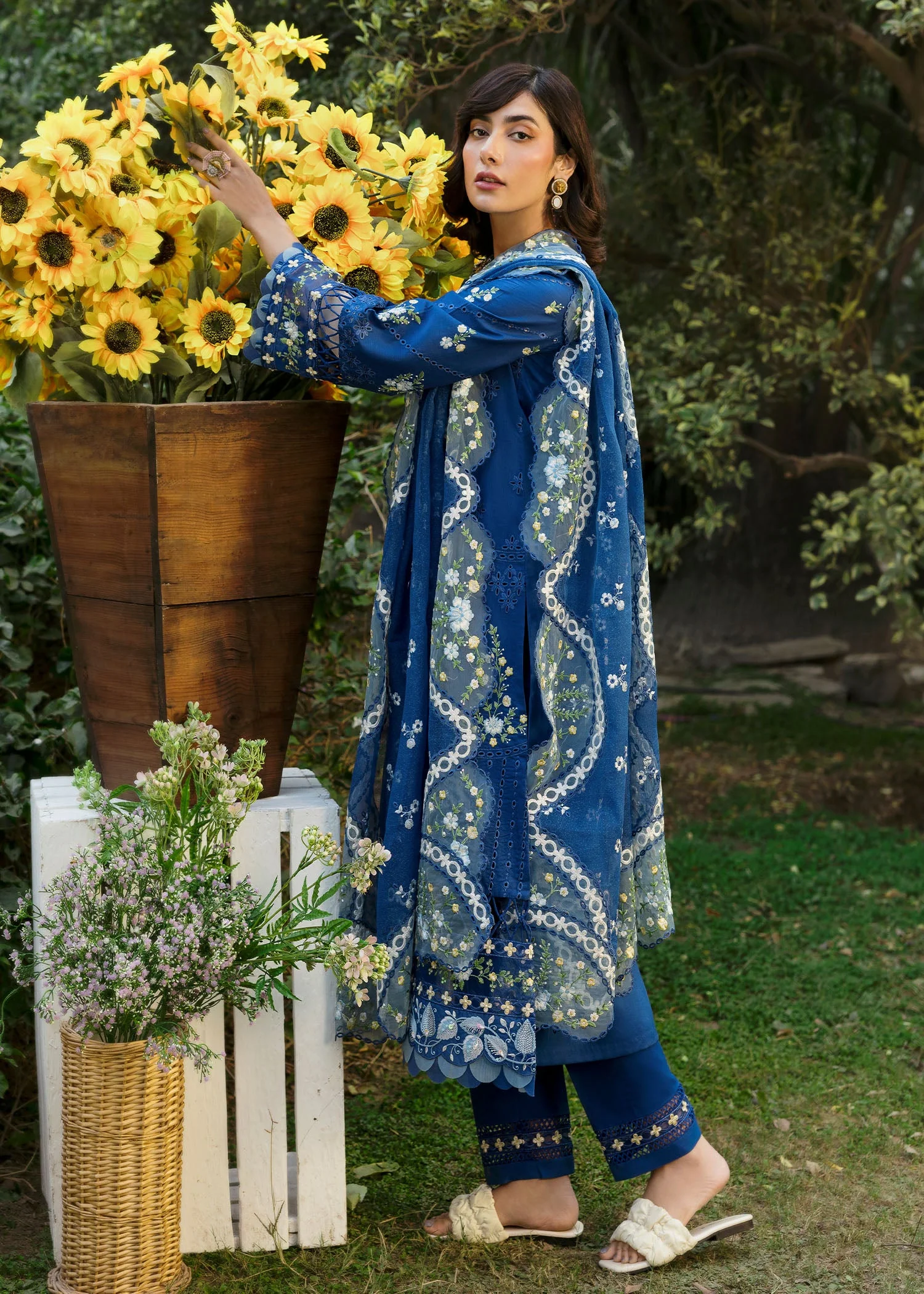 Sardinia Floral Forest Spring/Summer Lawn – Sapphire Flora - Image 2