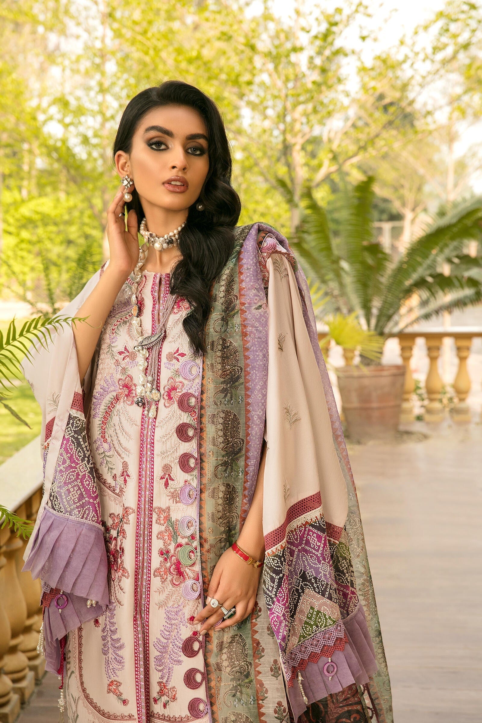 Shiza Hassan Izel Luxury Lawn Collection 2022 – 1-A Faye - Image 8