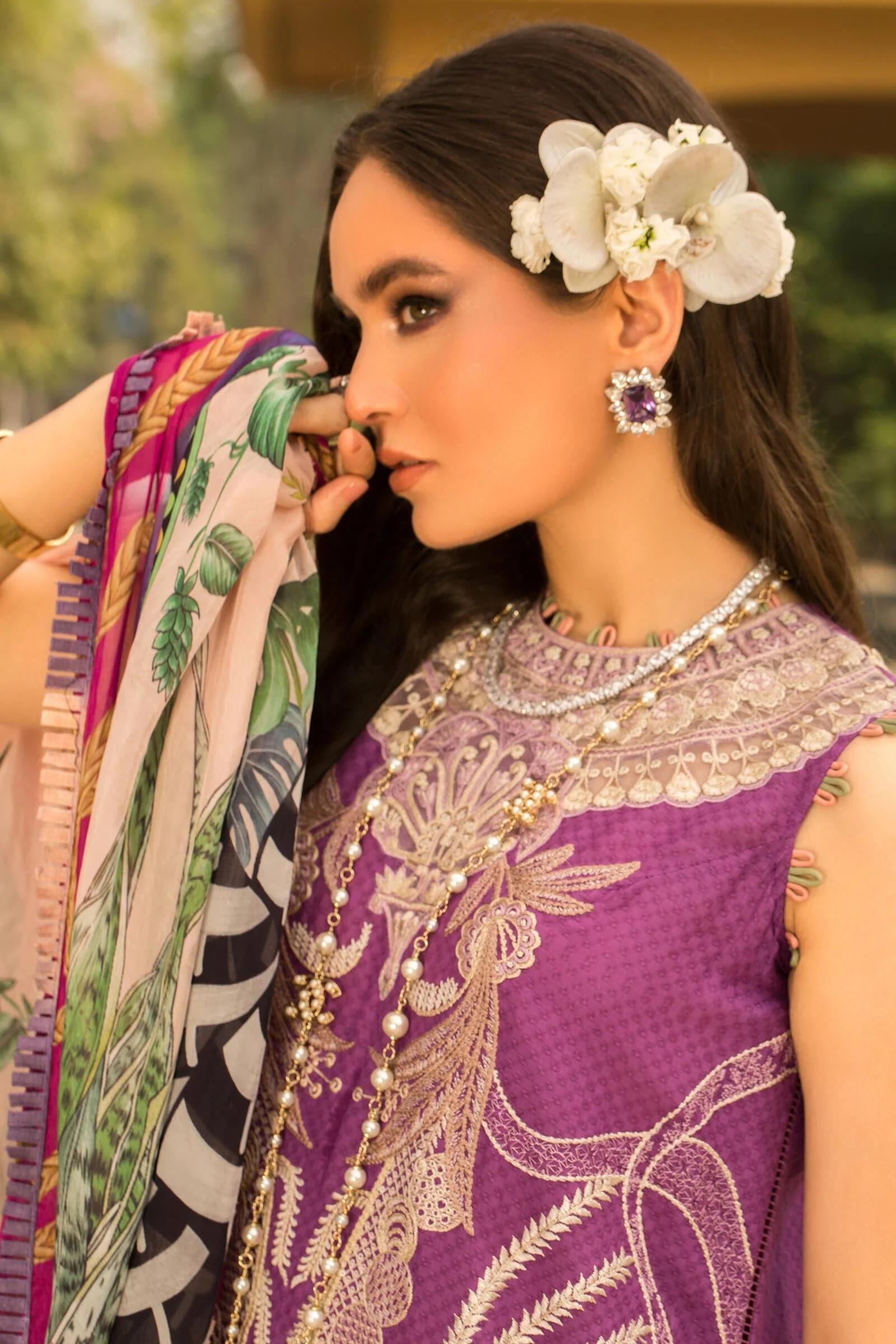 Shiza Hassan Izel Luxury Lawn Collection 2022 – 3-B Riven - Image 6