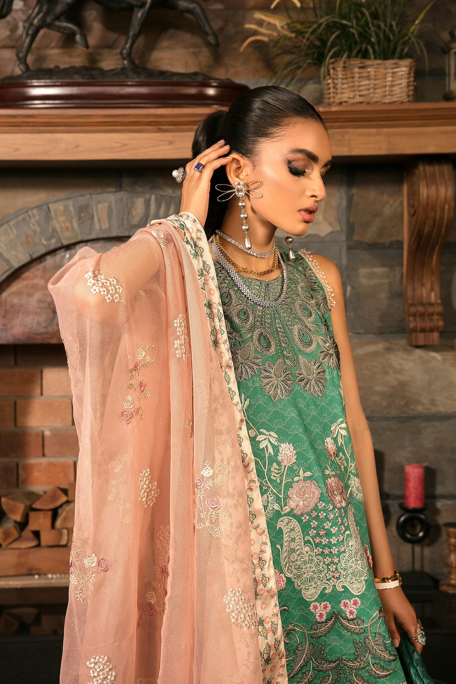 Shiza Hassan Izel Luxury Lawn Collection – 7-B Lenora - Image 3
