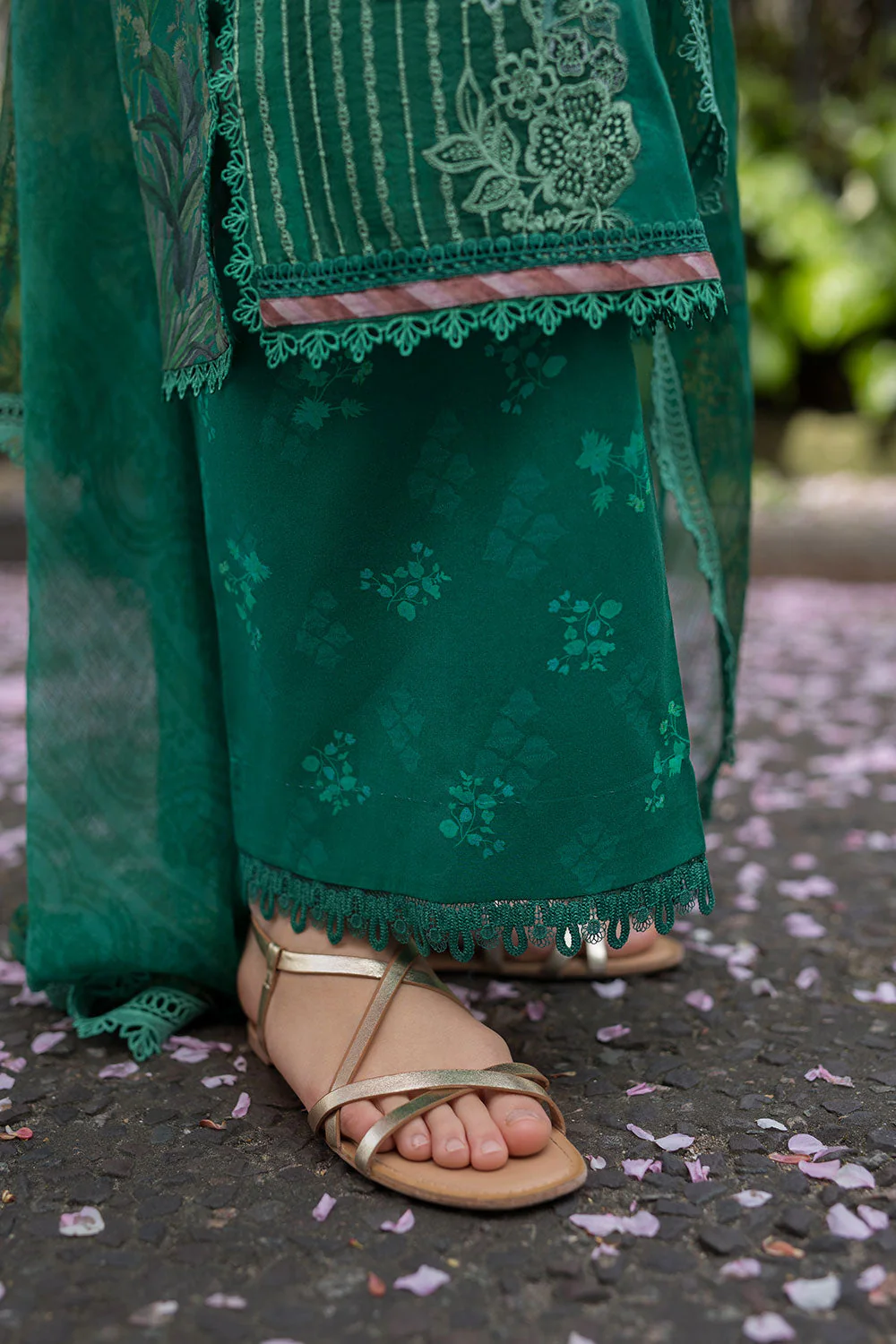 Sobia Nazir SN Basics Lawn – 5B - Image 6