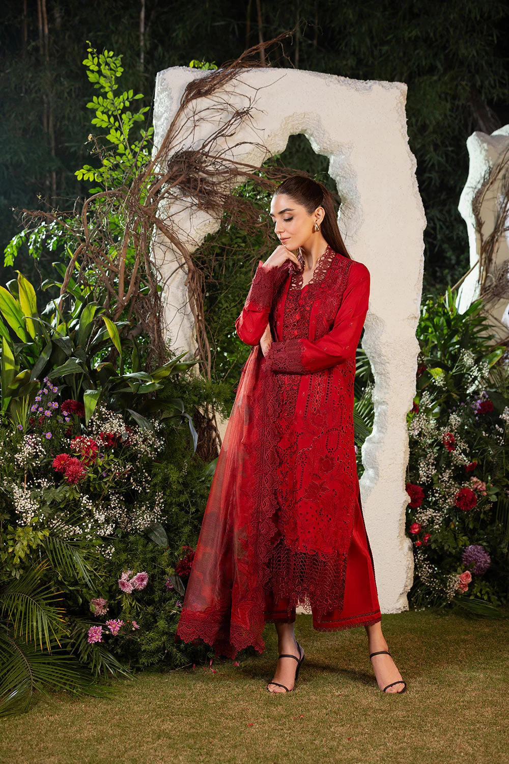 Sobia Nazir Summer Luxury Lawn – Design 3A - Image 4