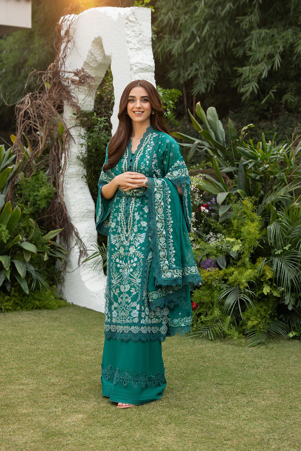 Sobia Nazir Summer Luxury Lawn – Design 8B - Image 3