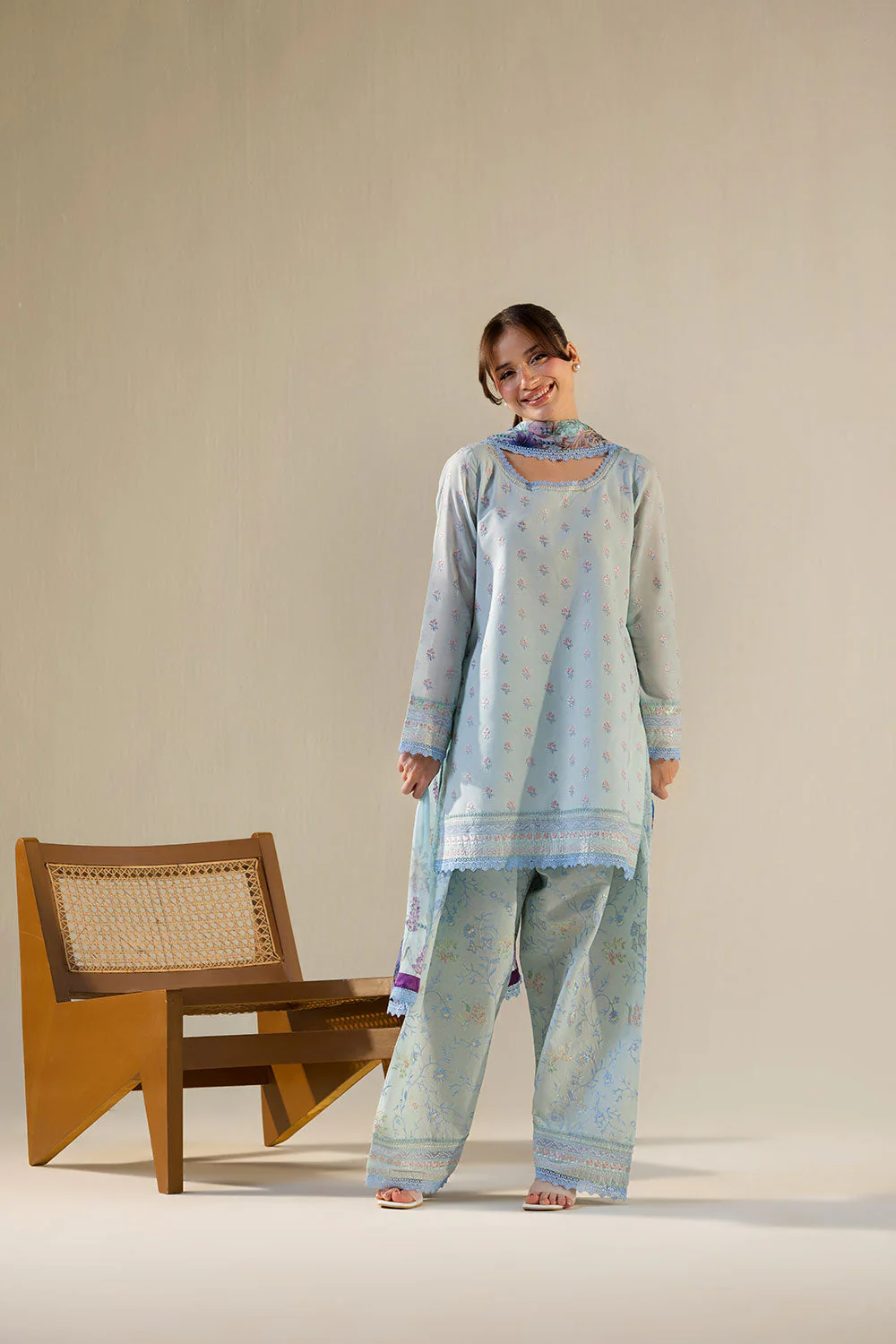 Sobia Nazir Vital Lawn – 10B - Image 6