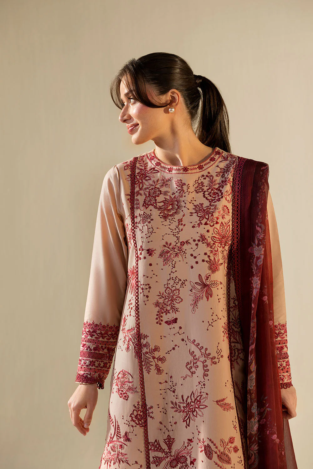 Sobia Nazir Vital Lawn – 9A - Image 12