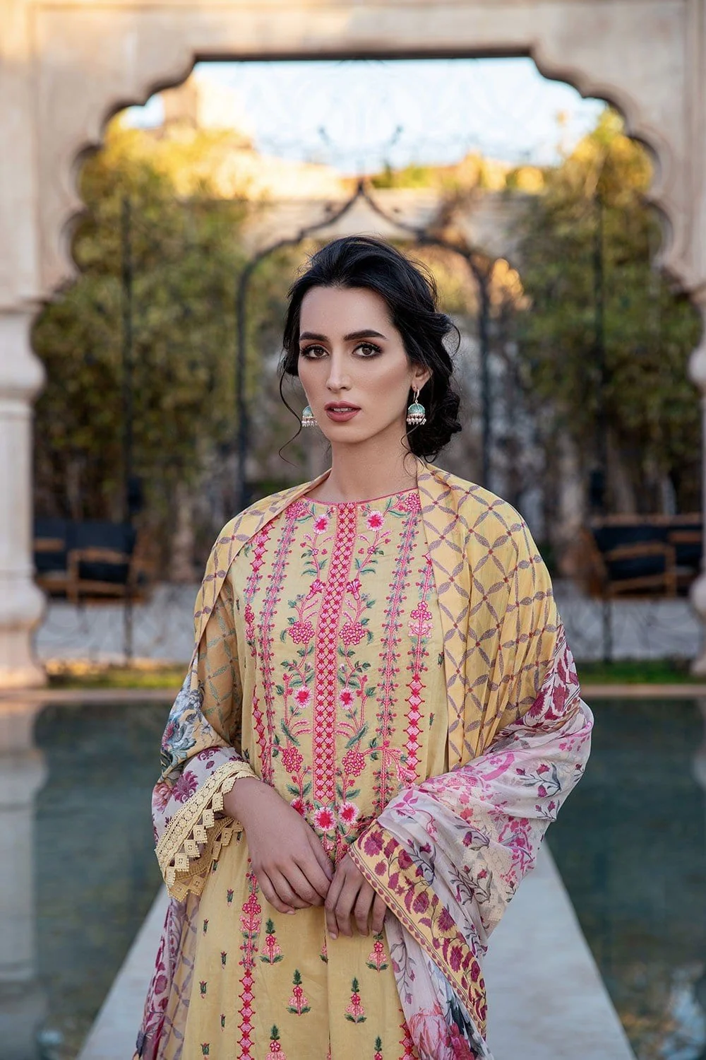 Sobia Nazir Vital Lawn Collection 2020 – Design 1A - Image 2