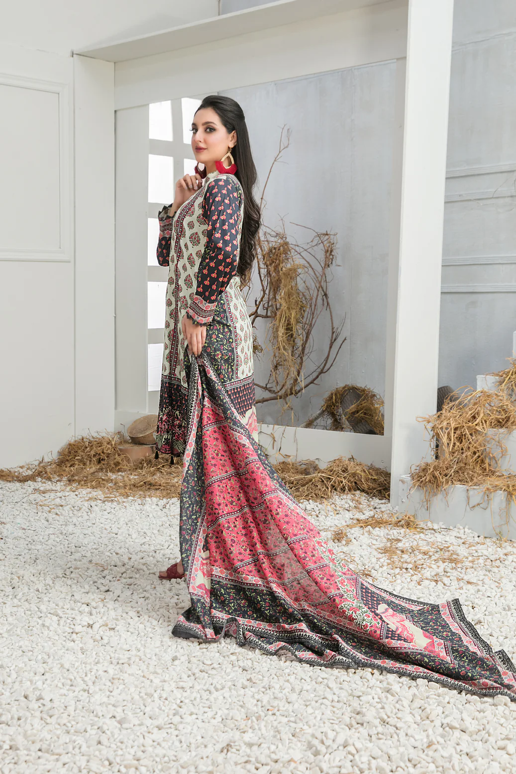 Tawakkal Freya Lawn Collection 2023 – D-8640 - Image 2