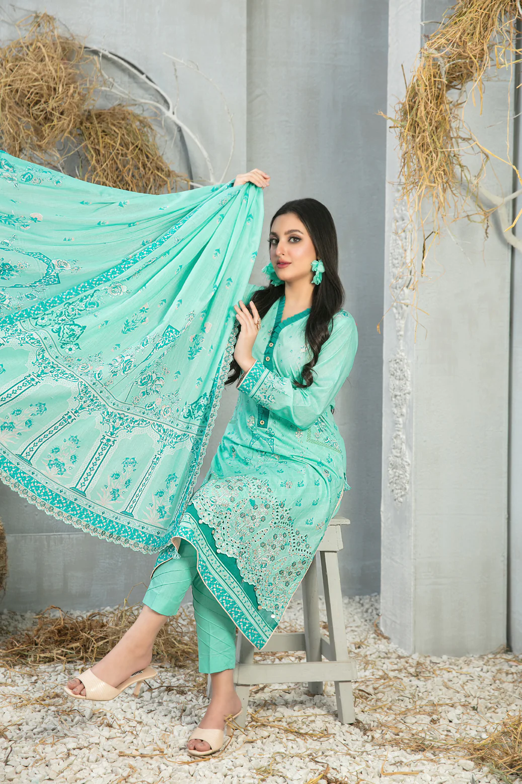 Tawakkal Freya Lawn Collection 2023 – D-8644 - Image 3