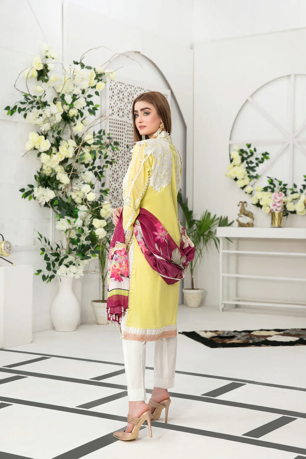 Tawakkal Izel Semi-Stitched Lawn Collection 2023 – D-7209 - Image 2