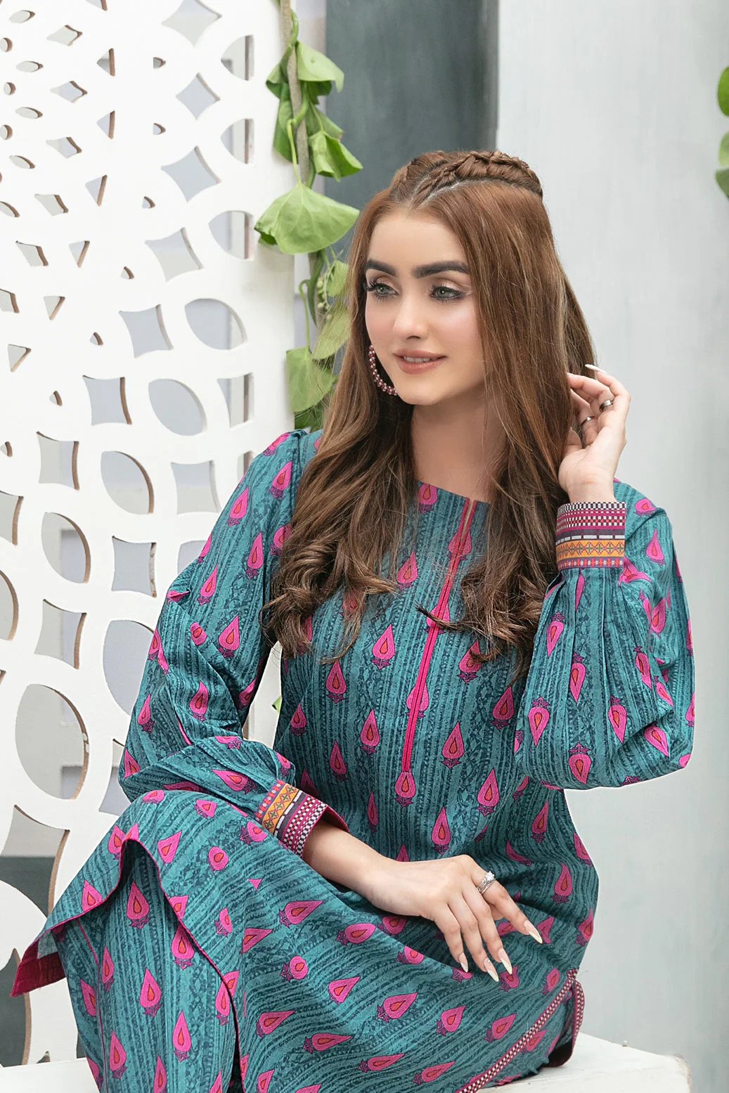 Tawakkal Lucia 2PC Lawn Collection – D-7300 - Image 3