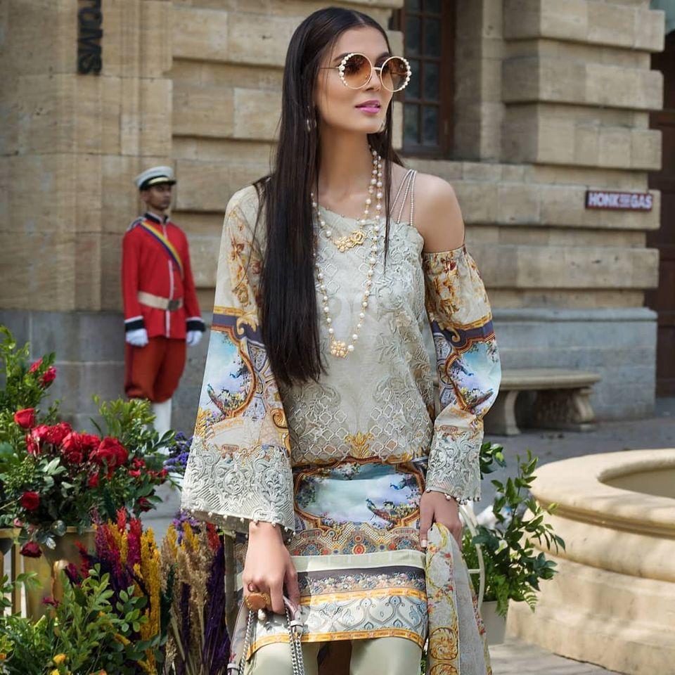 Threads & Motifs Luxury Lawn Collection – Design - 5525 - Image 2