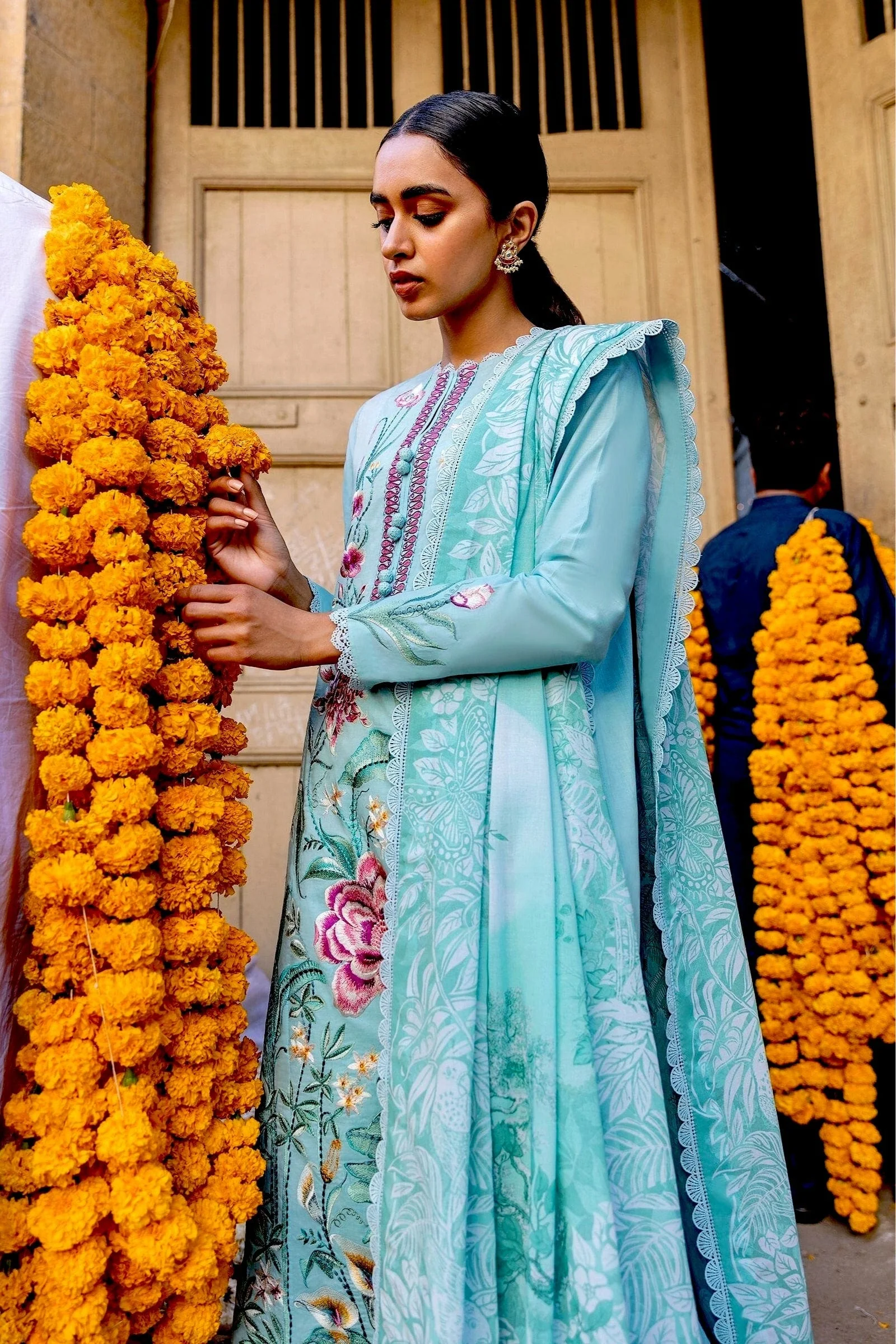Zaha by Khadijah Shah Lawn Collection – ZASTAR (ZL21-09 A) - Image 5
