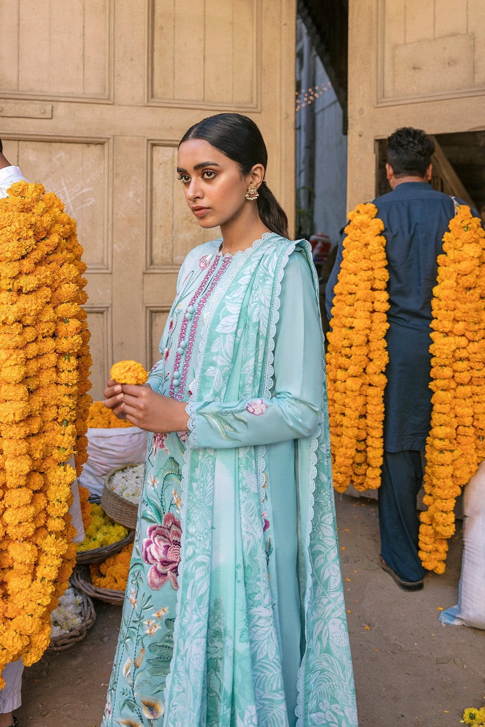 Zaha by Khadijah Shah Lawn Collection – ZASTAR (ZL21-09 A) - Image 6