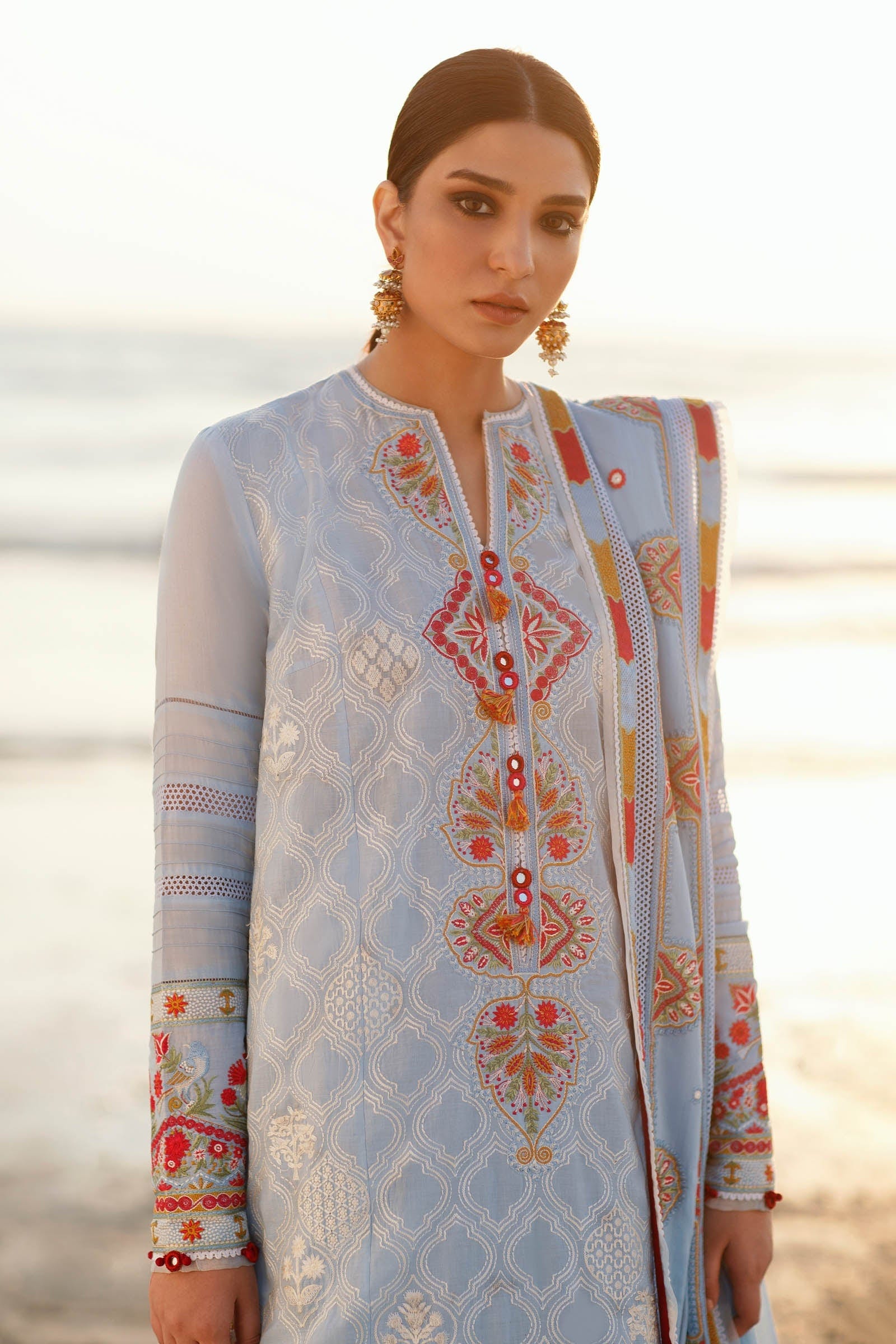 Zaha by Khadijah Shah Lawn Collection 2022 – AYSAN (ZL22-08 A) - Image 4