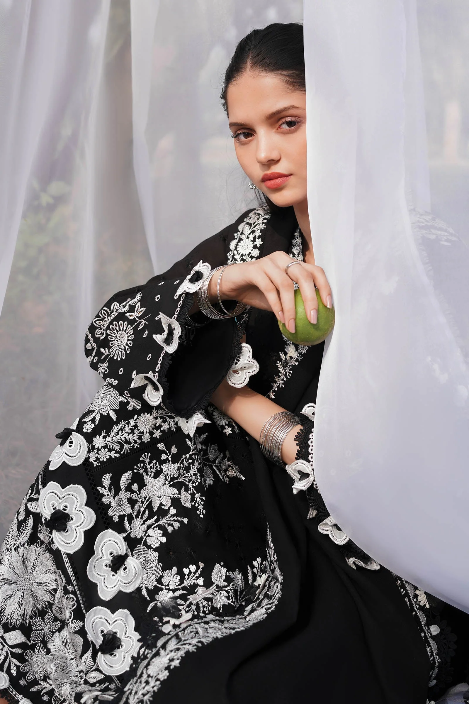 Zaha by Khadijah Shah · Winter Collection Vol-02 – FIRUZEH (ZW2-23-03) - Image 4