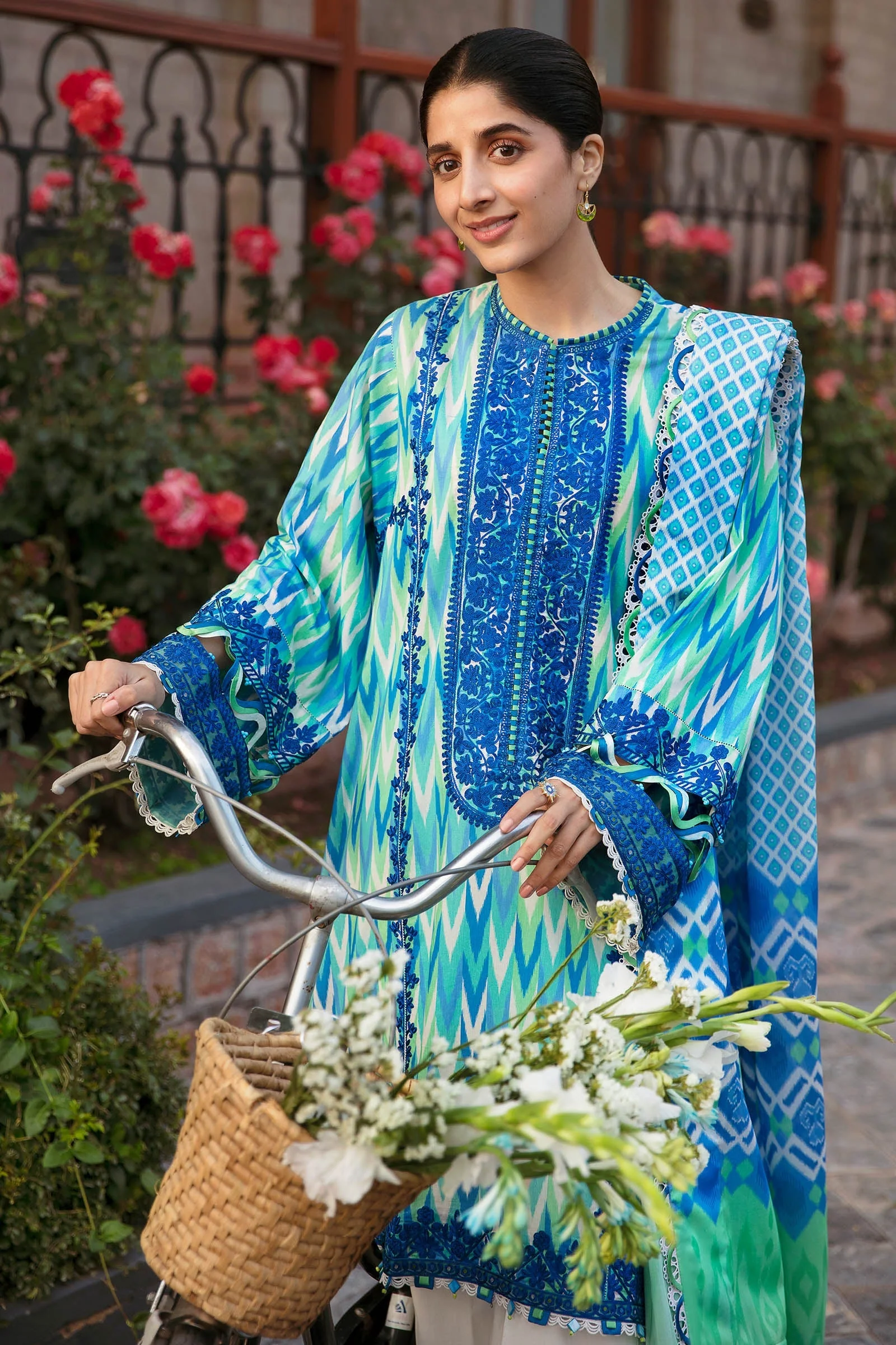 Zaha Festive Lawn Collection – AYSEL (ZF23-10) - Image 4