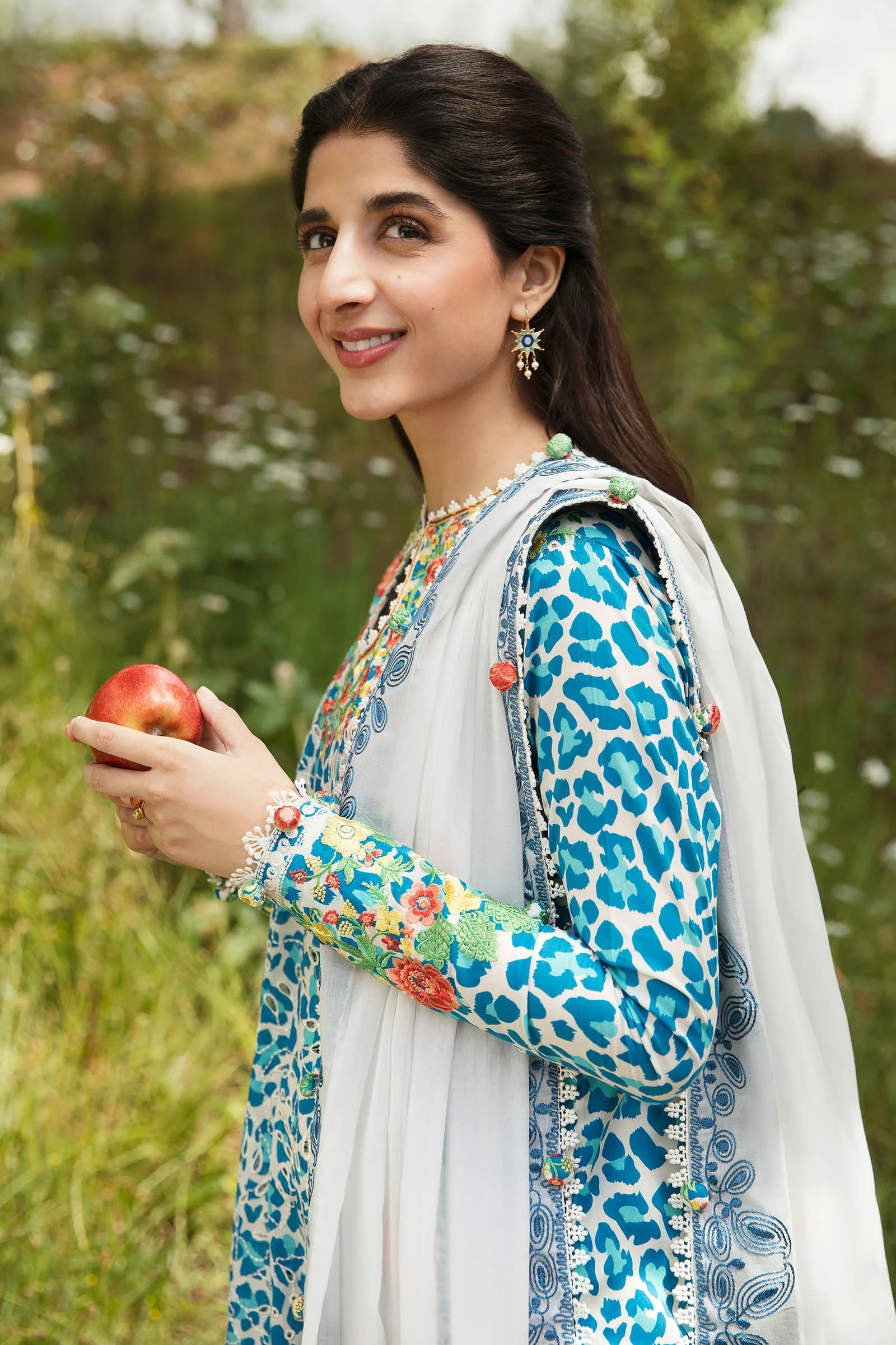 Zaha Festive Lawn Collection – SELIN (ZF23-08) - Image 5