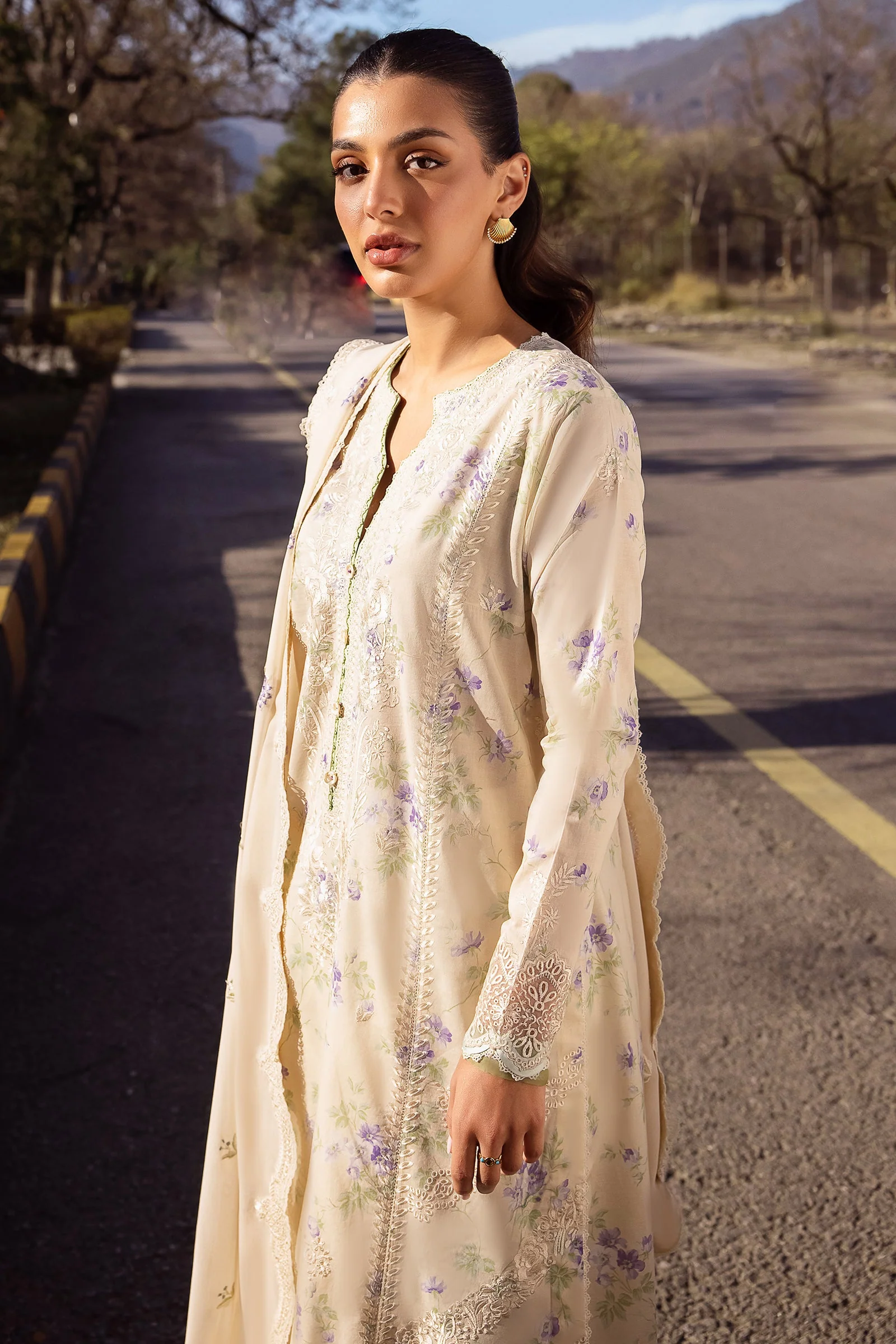 Zaha Luxury Lawn Collection 2024 – ASEMA (ZL24-04 B) - Image 4