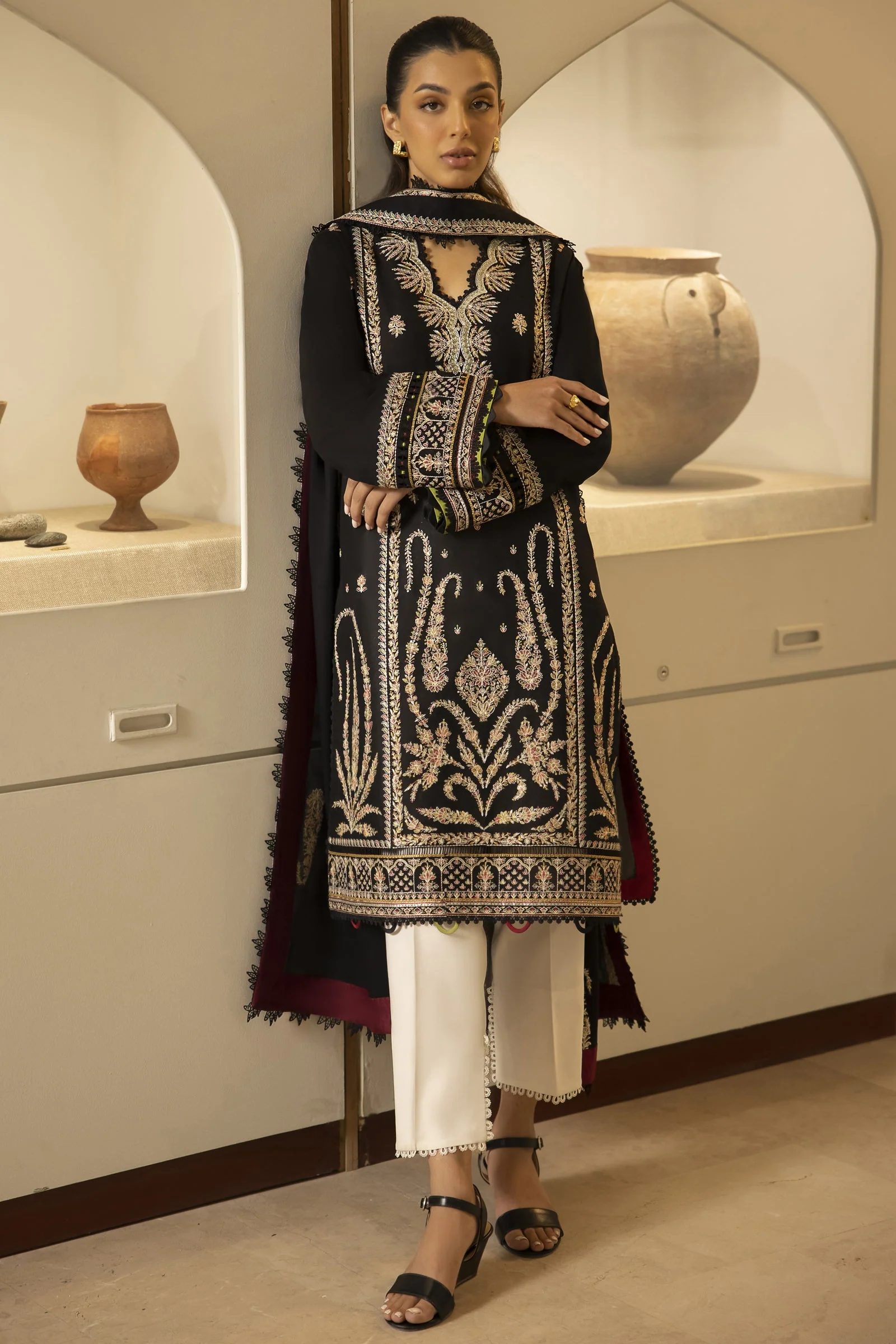 Zaha Luxury Lawn Collection 2024 – ELANIA (ZL24-09 B) - Image 3