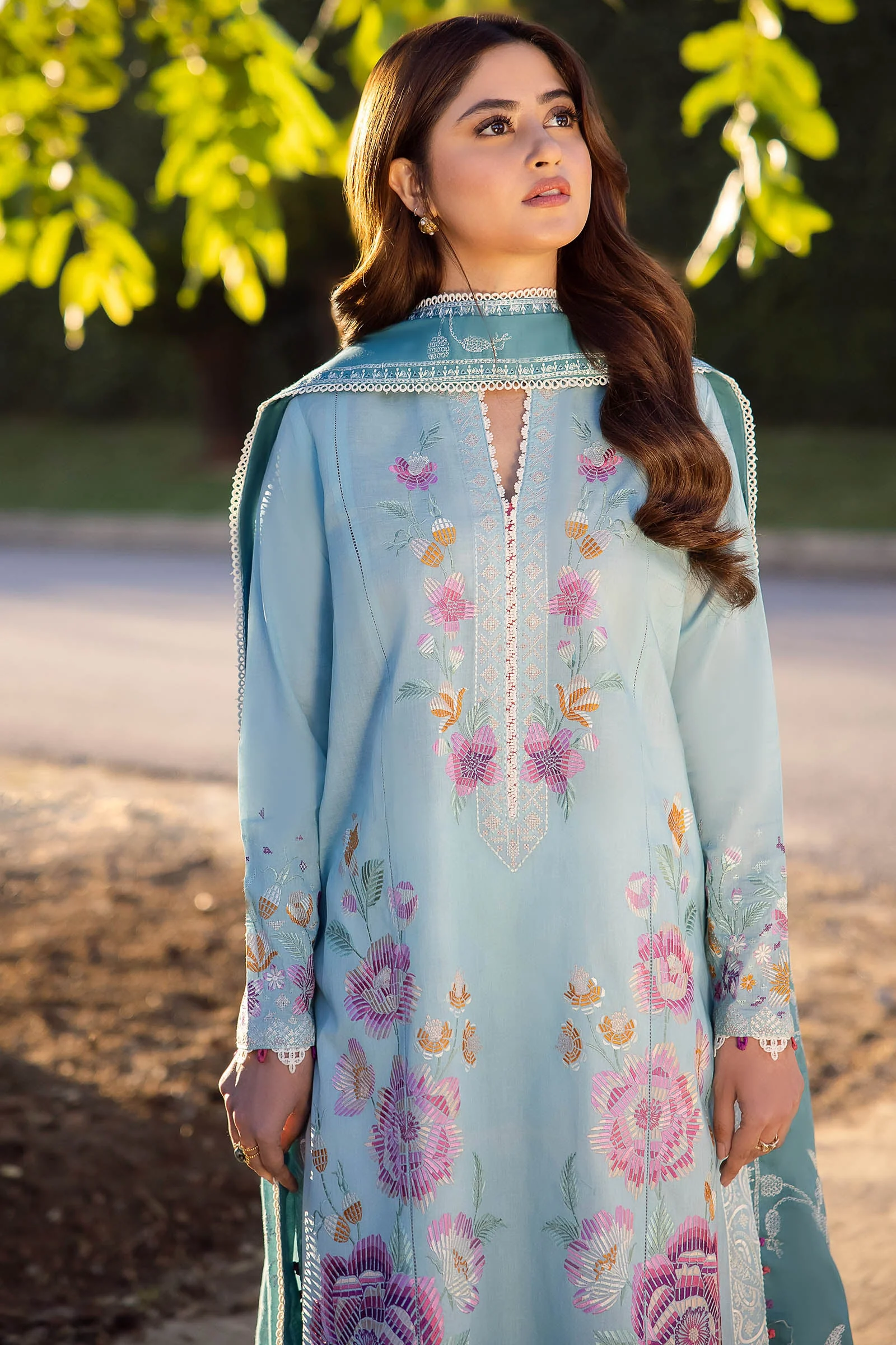 Zaha Luxury Lawn Collection 2024 – GIZEM (ZL24-14 B) - Image 2