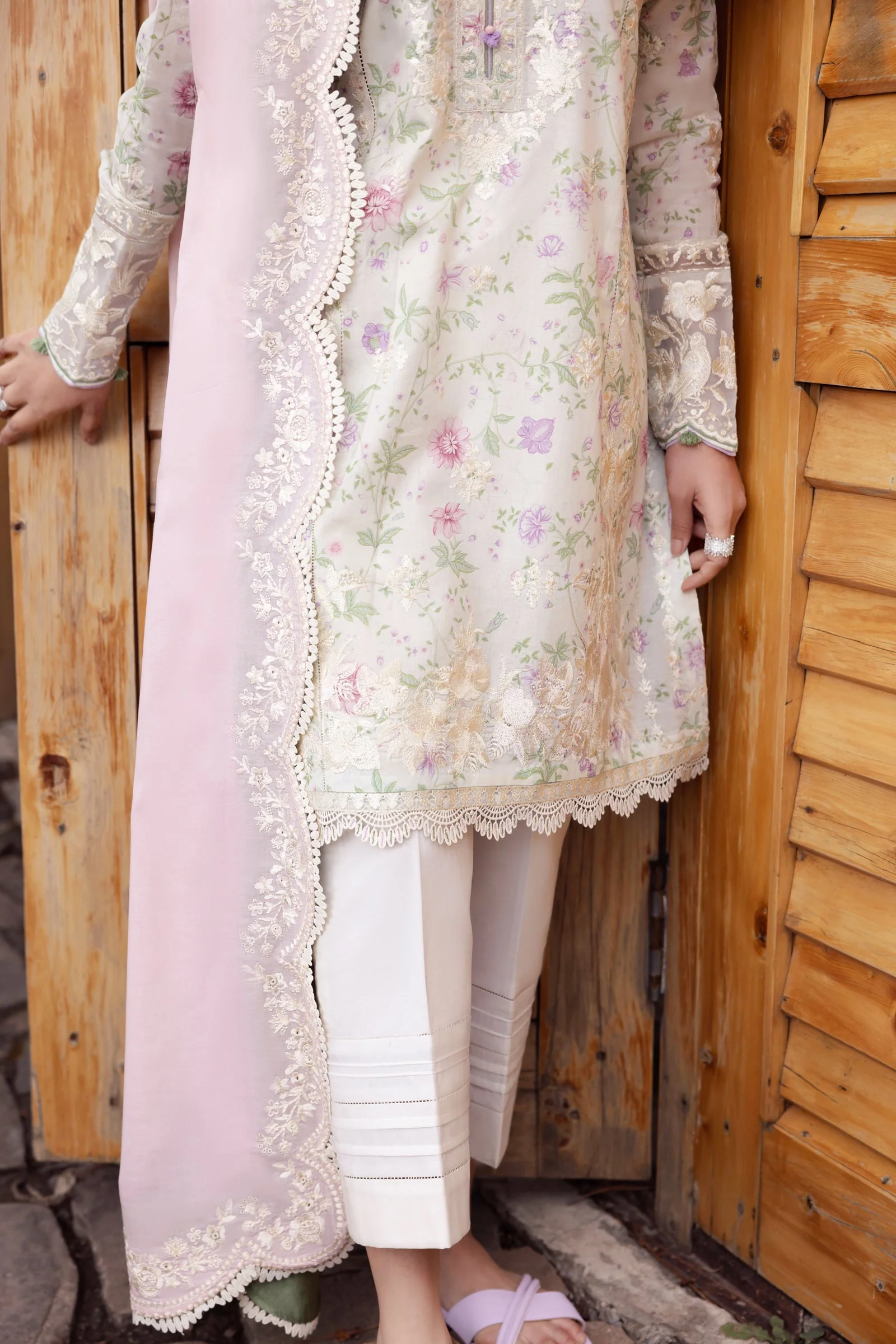 Zaha Luxury Lawn Collection 2024 – LEYLA (ZL24-12 B) - Image 4
