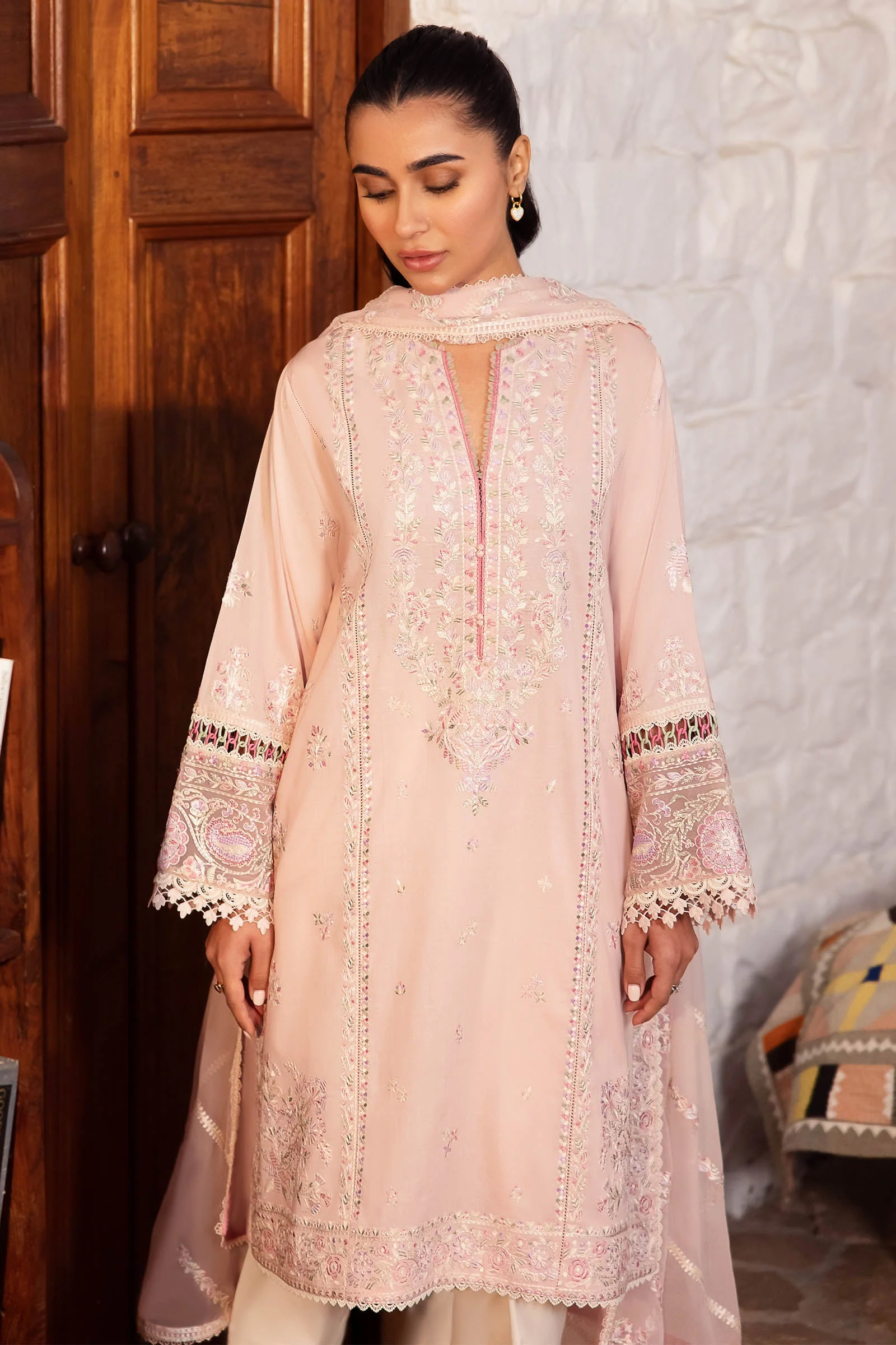 Zaha Luxury Lawn Collection 2024 – ZENEL (ZL24-07 A) - Image 5