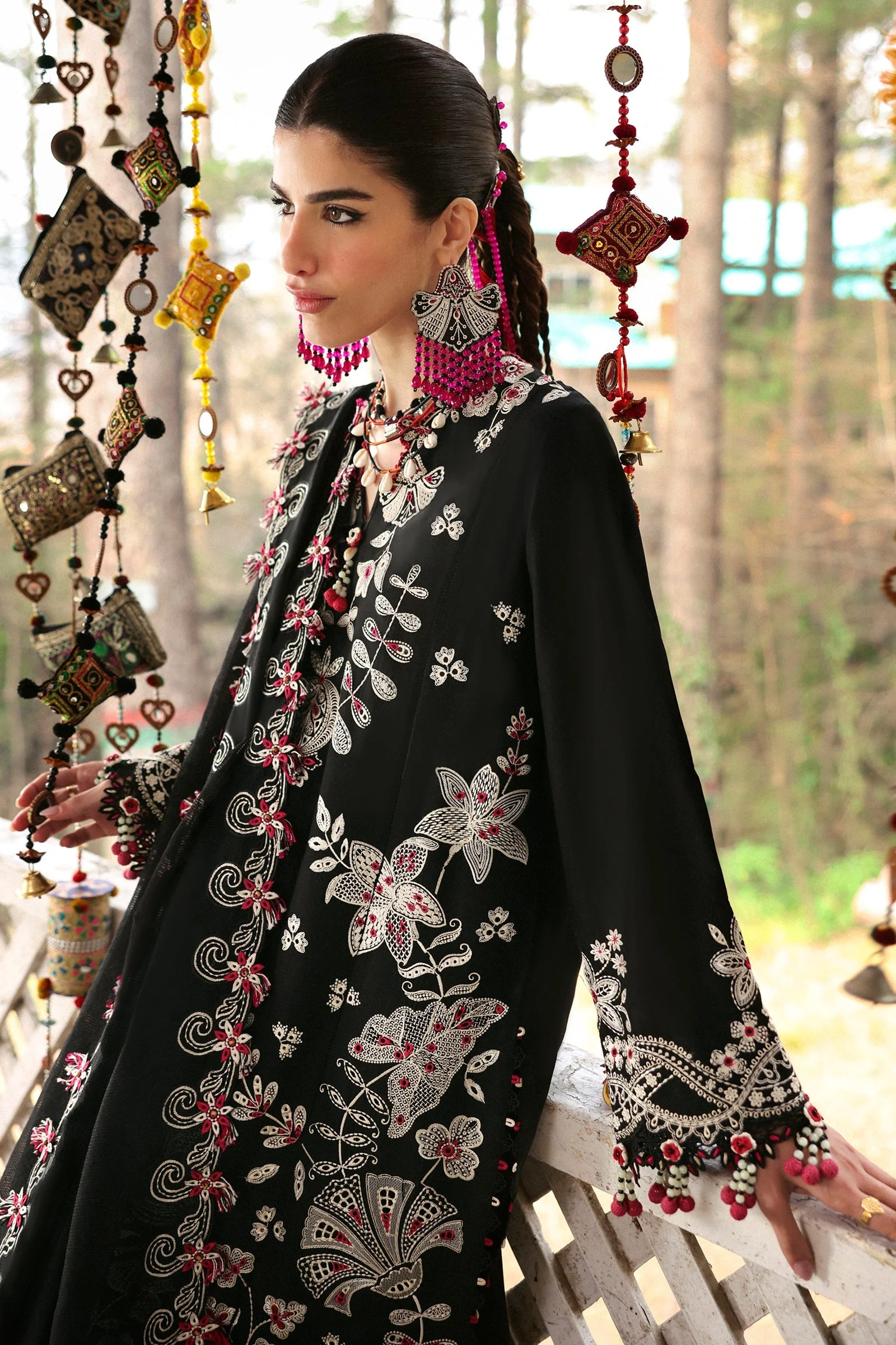 Zaha Neelum Luxury Lawn – AABROO (ZL25-05 B) - Image 3