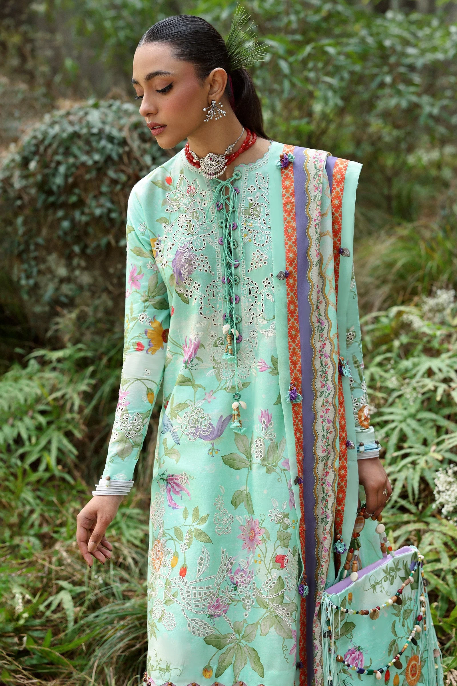 Zaha Neelum Luxury Lawn – ELARA (ZL25-02 B) - Image 2
