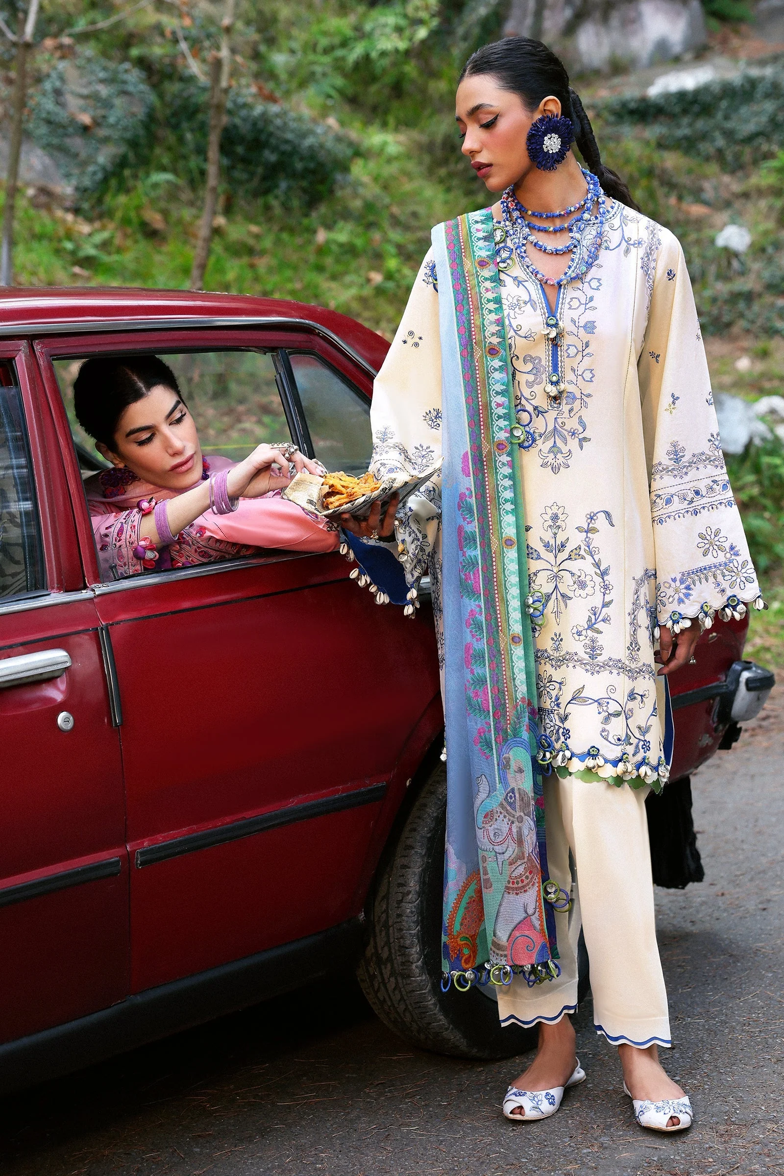 Zaha Neelum Luxury Lawn – MAYA (ZL25-15 A) - Image 3