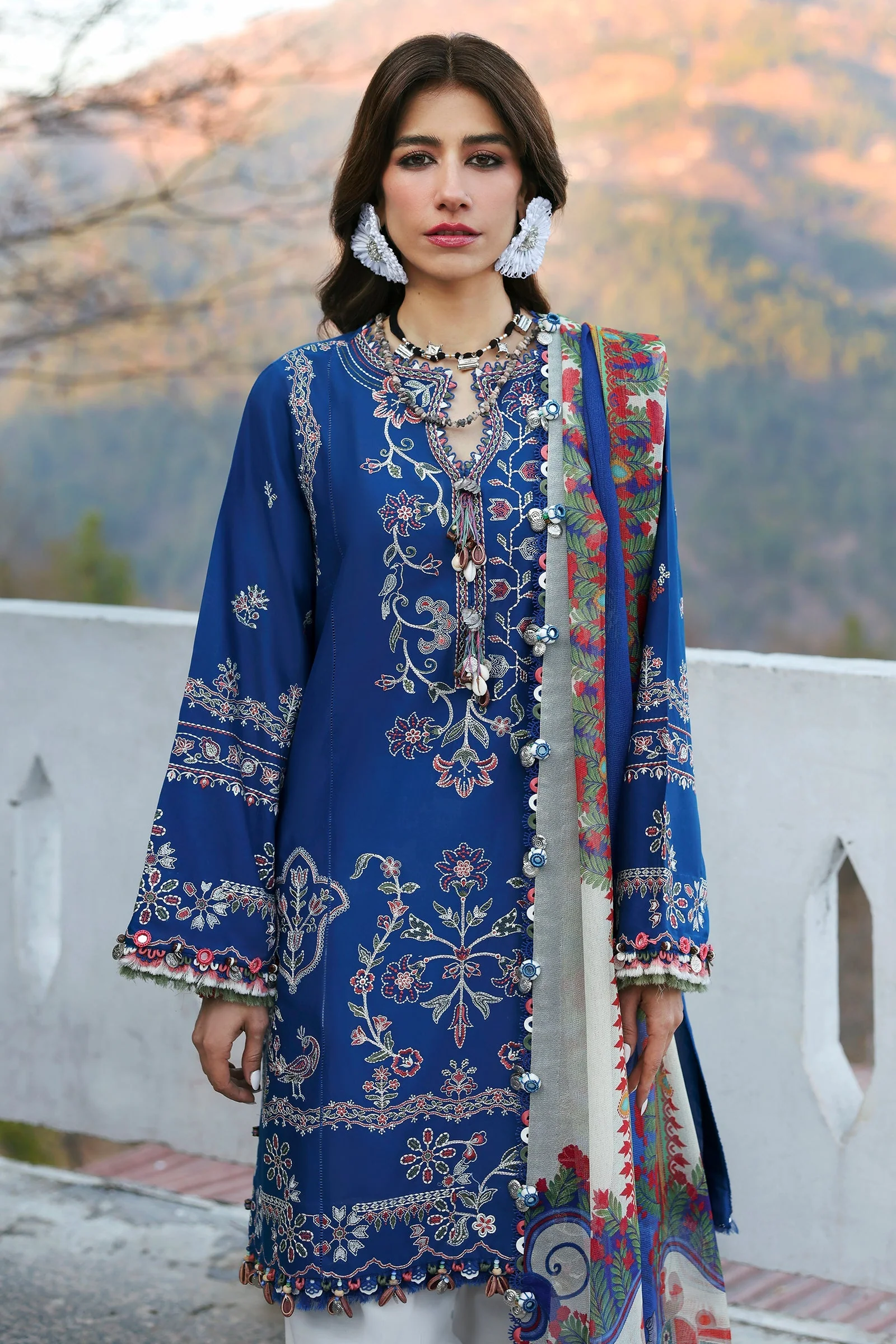 Zaha Neelum Luxury Lawn – MAYA (ZL25-15 B) - Image 2
