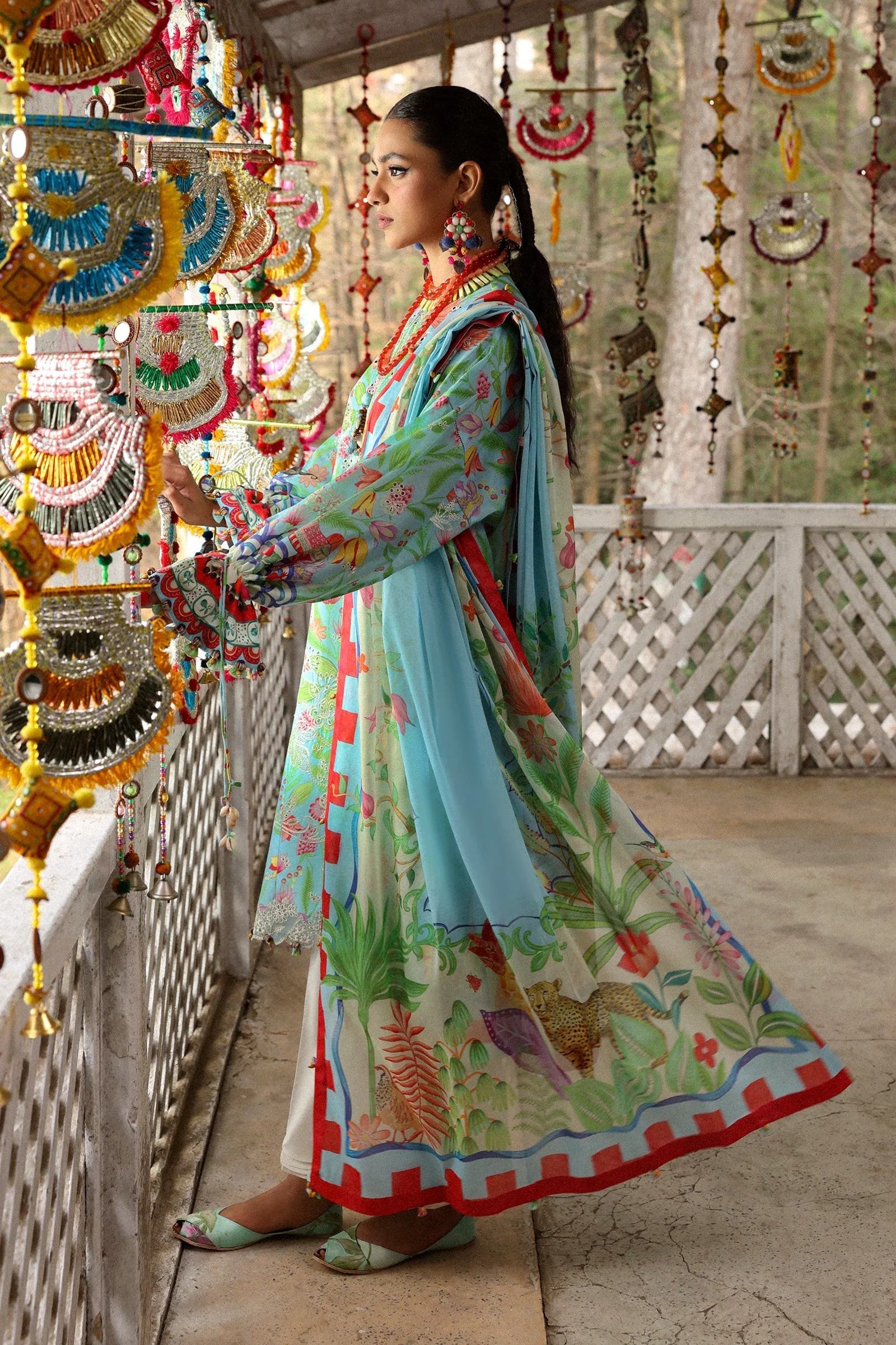 Zaha Neelum Luxury Lawn – ZARAAH (ZL25-08 B) - Image 5