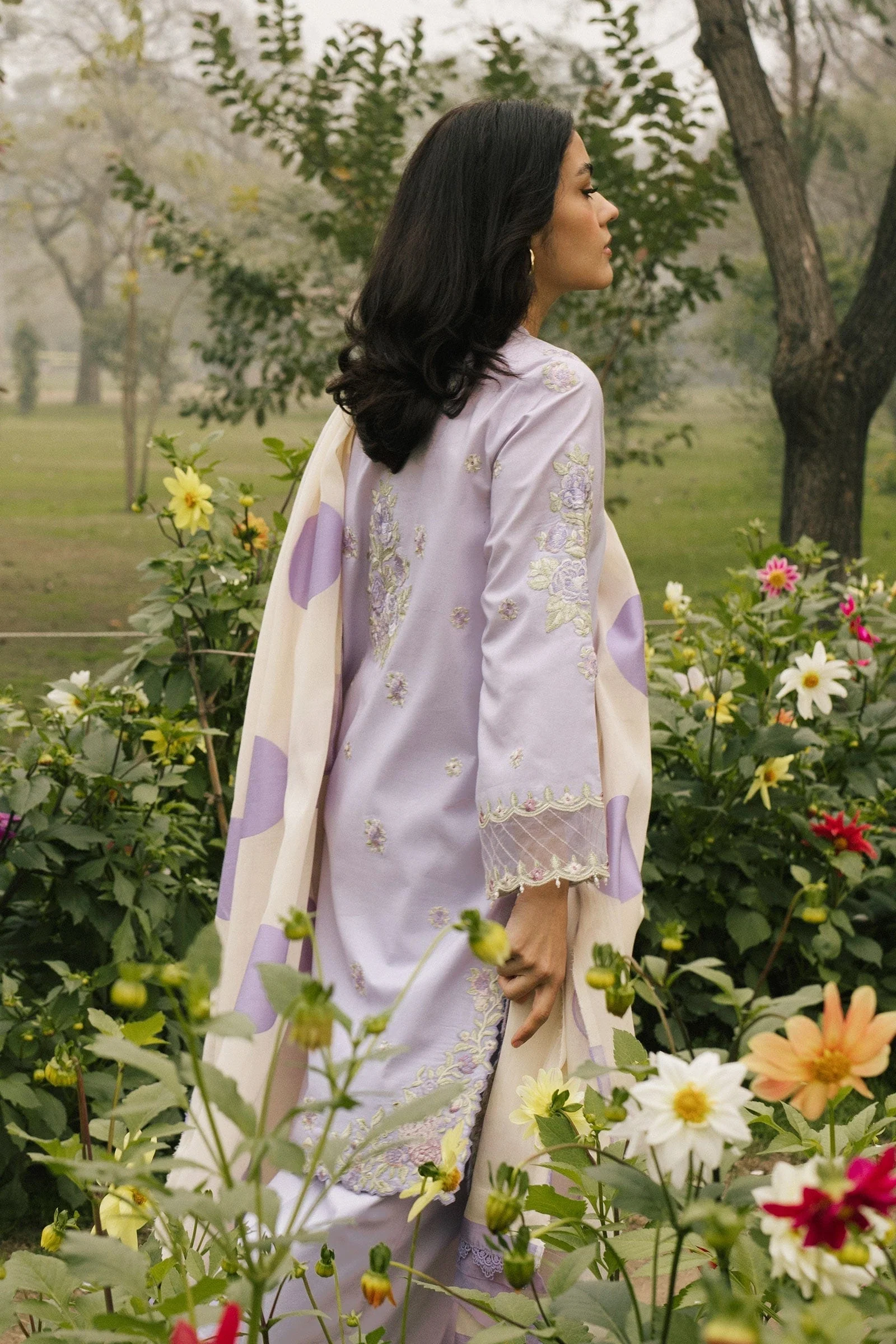 Zara Shahjahan Coco Lawn Collection 2022 – Z22-1B - Image 2